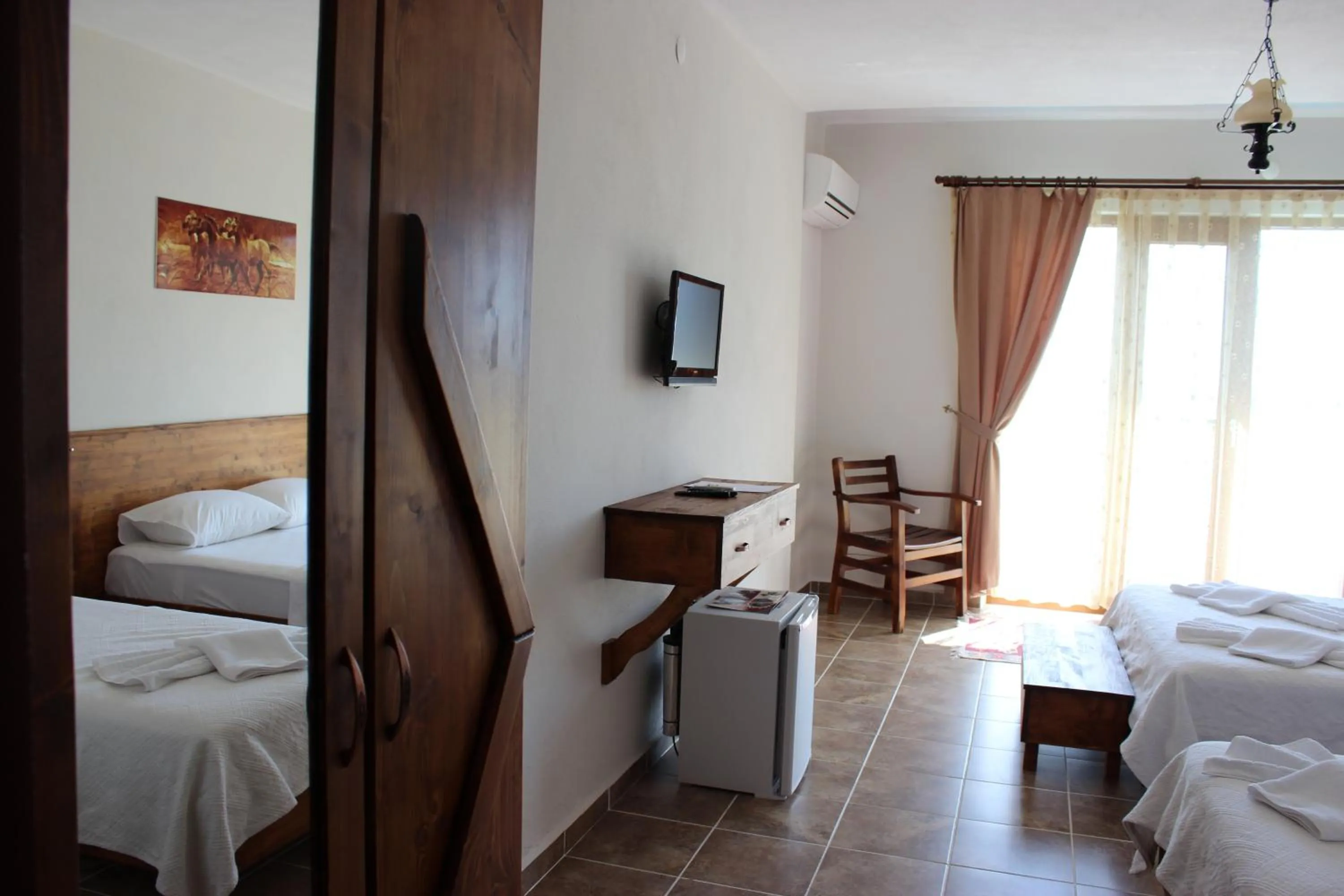 Photo of the whole room, Bed in Kazdaglari Ida Natura Bungalov Hotel