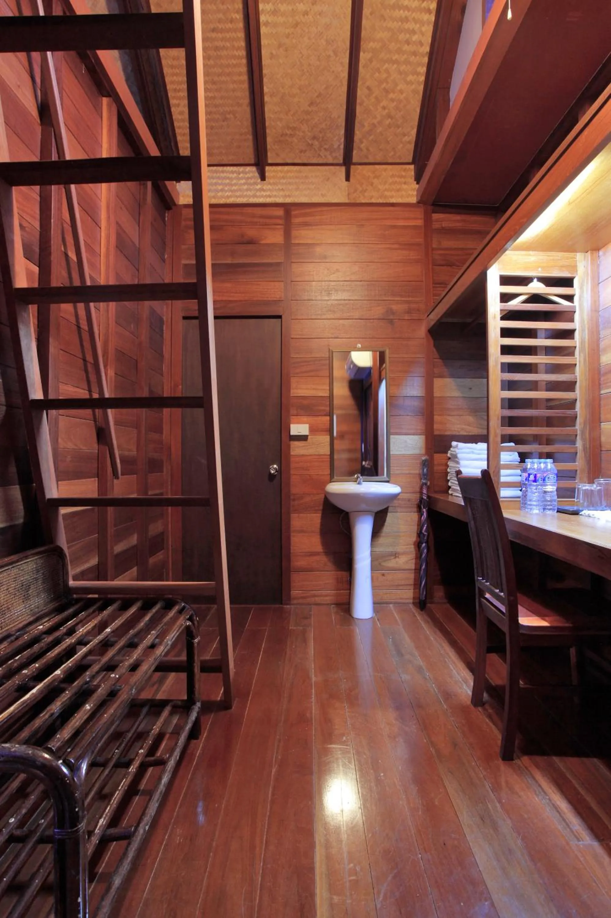 Area and facilities in 500 Rai Floating Resort