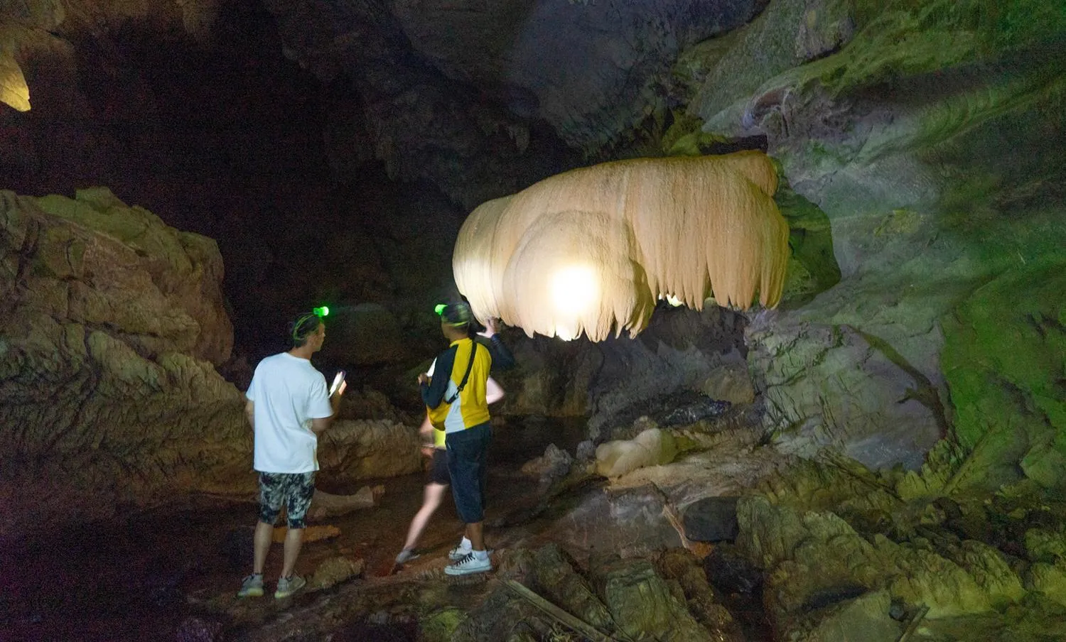 People in 500 Rai Floating Resort