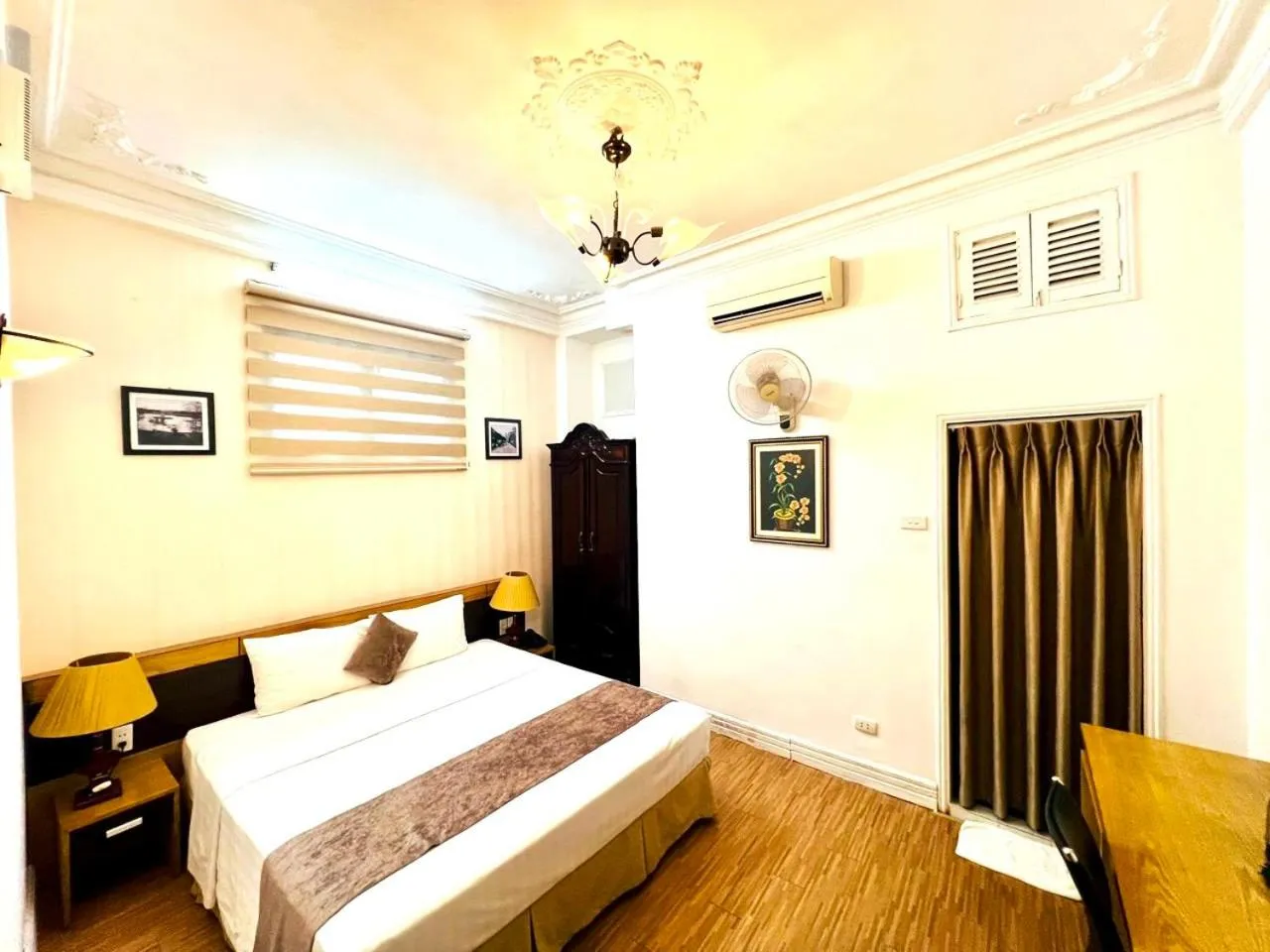 Bedroom, Bed in Hanoi Win Hotel & Travel