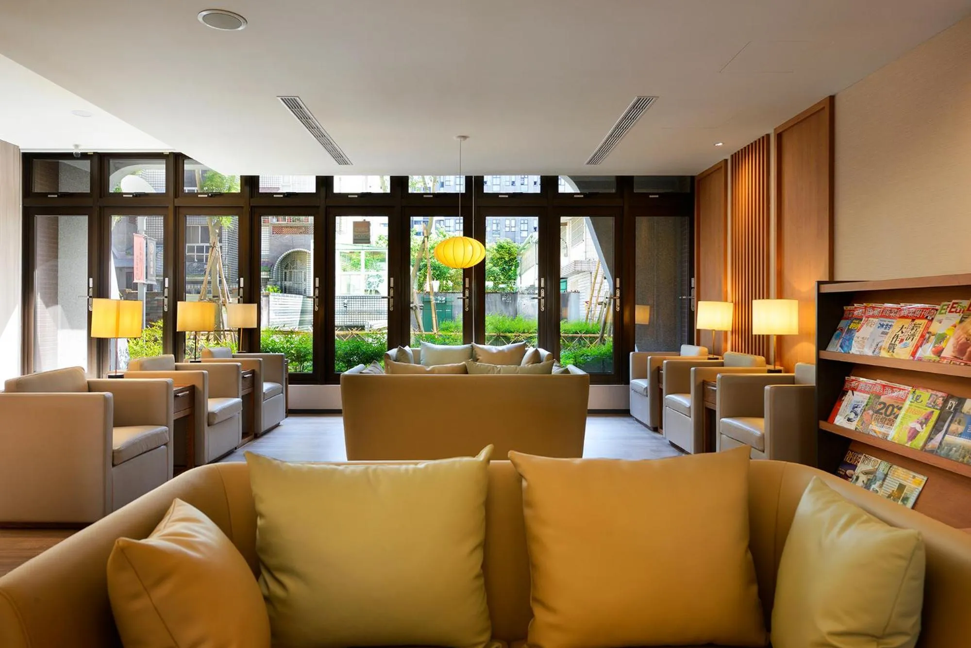 Seating area in Joyfultel