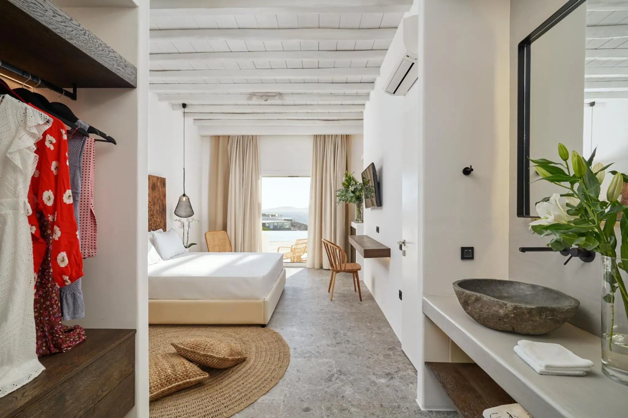 Photo of the whole room in Ubud Mykonos