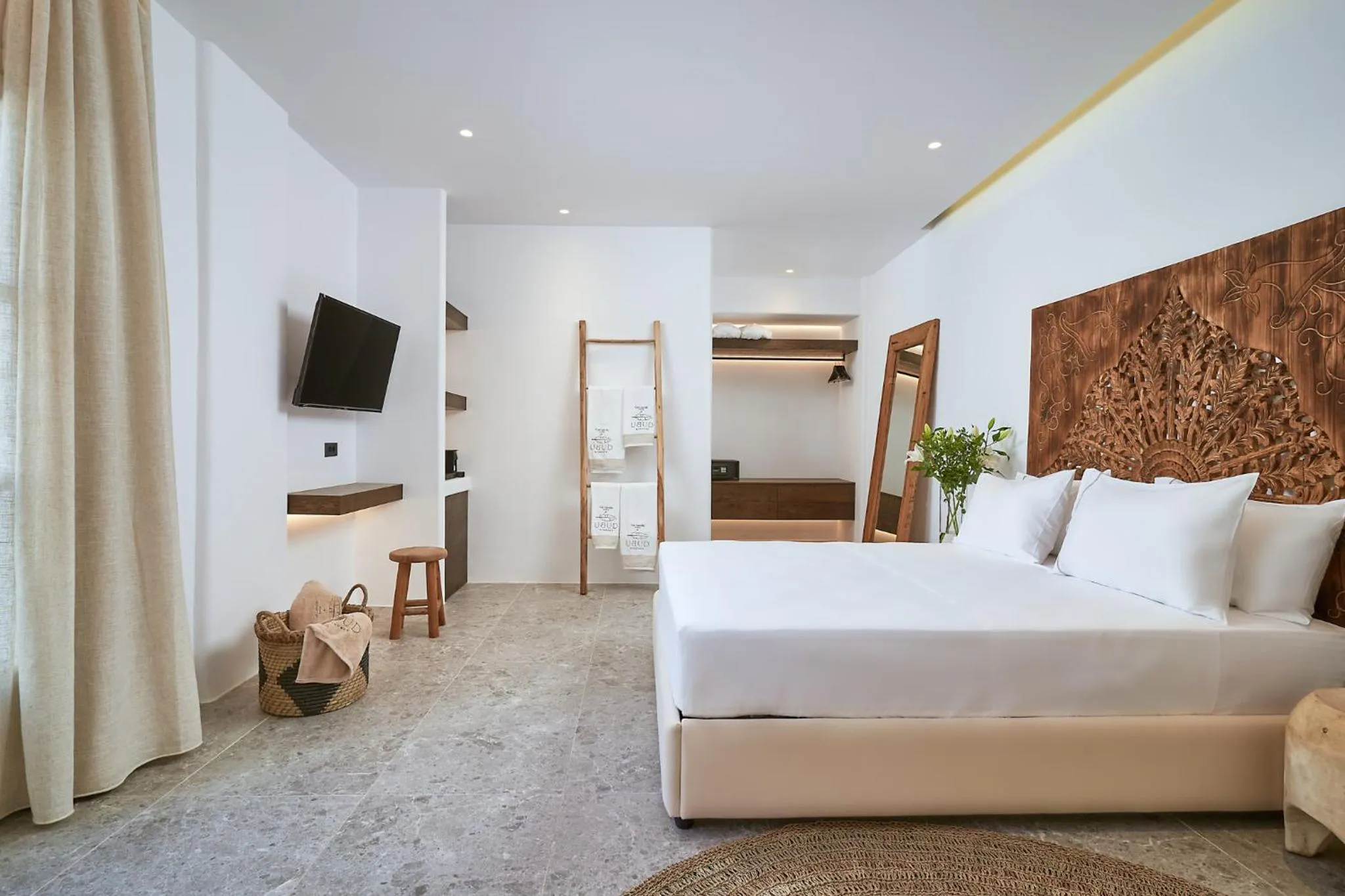 Photo of the whole room in Ubud Mykonos