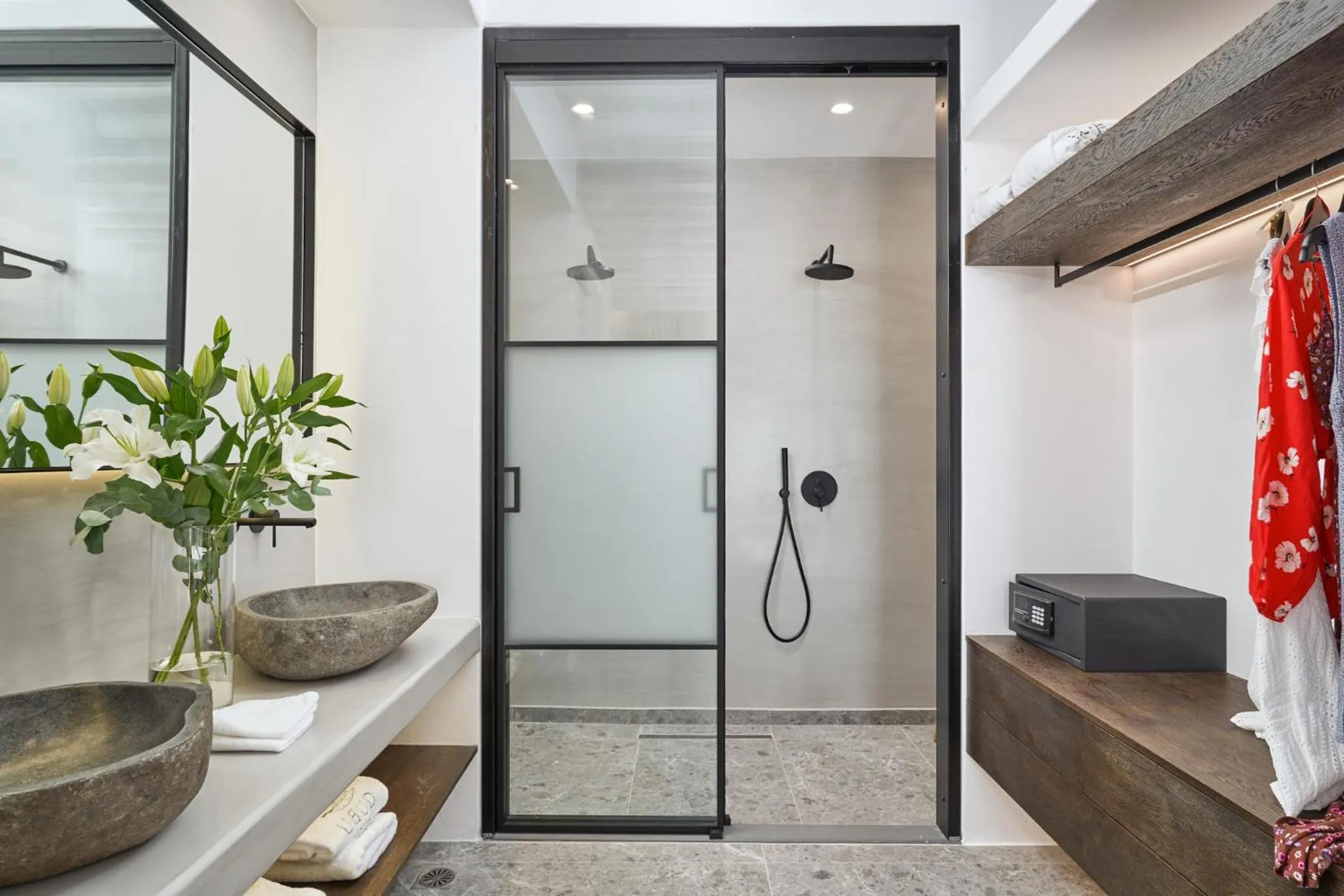 Shower in Ubud Mykonos