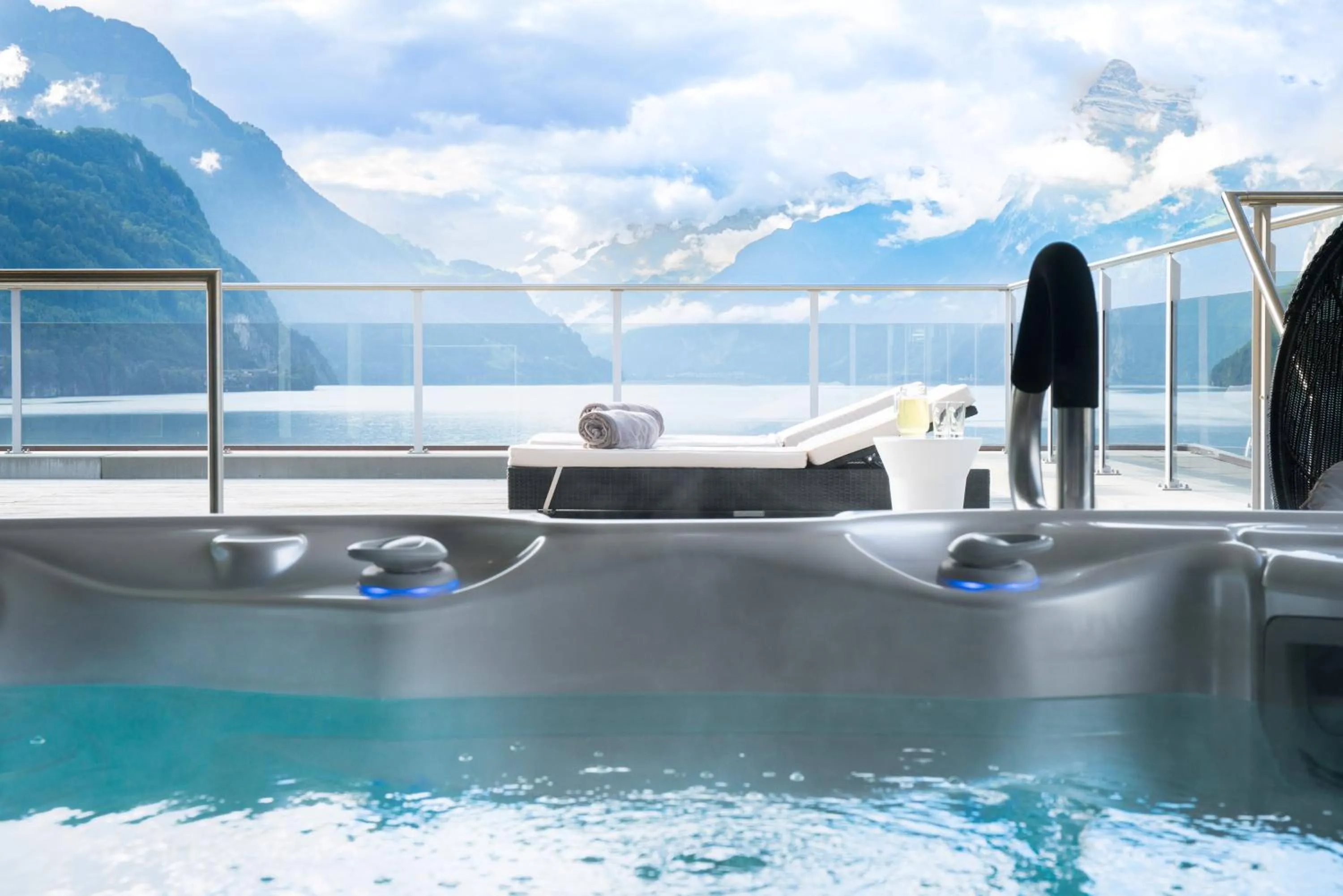 Hot Tub in Seehotel Waldstätterhof Swiss Quality