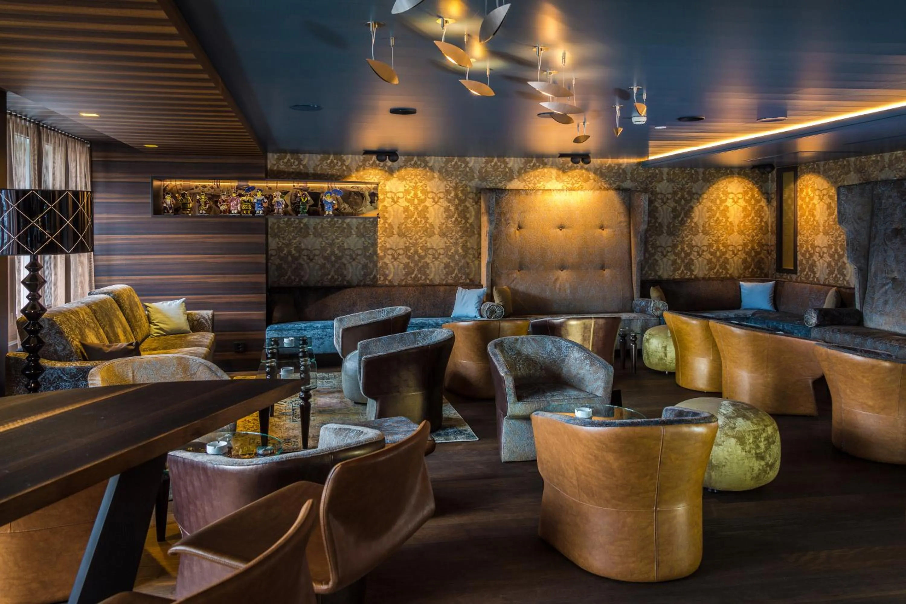 Lounge or bar in Seehotel Waldstätterhof Swiss Quality