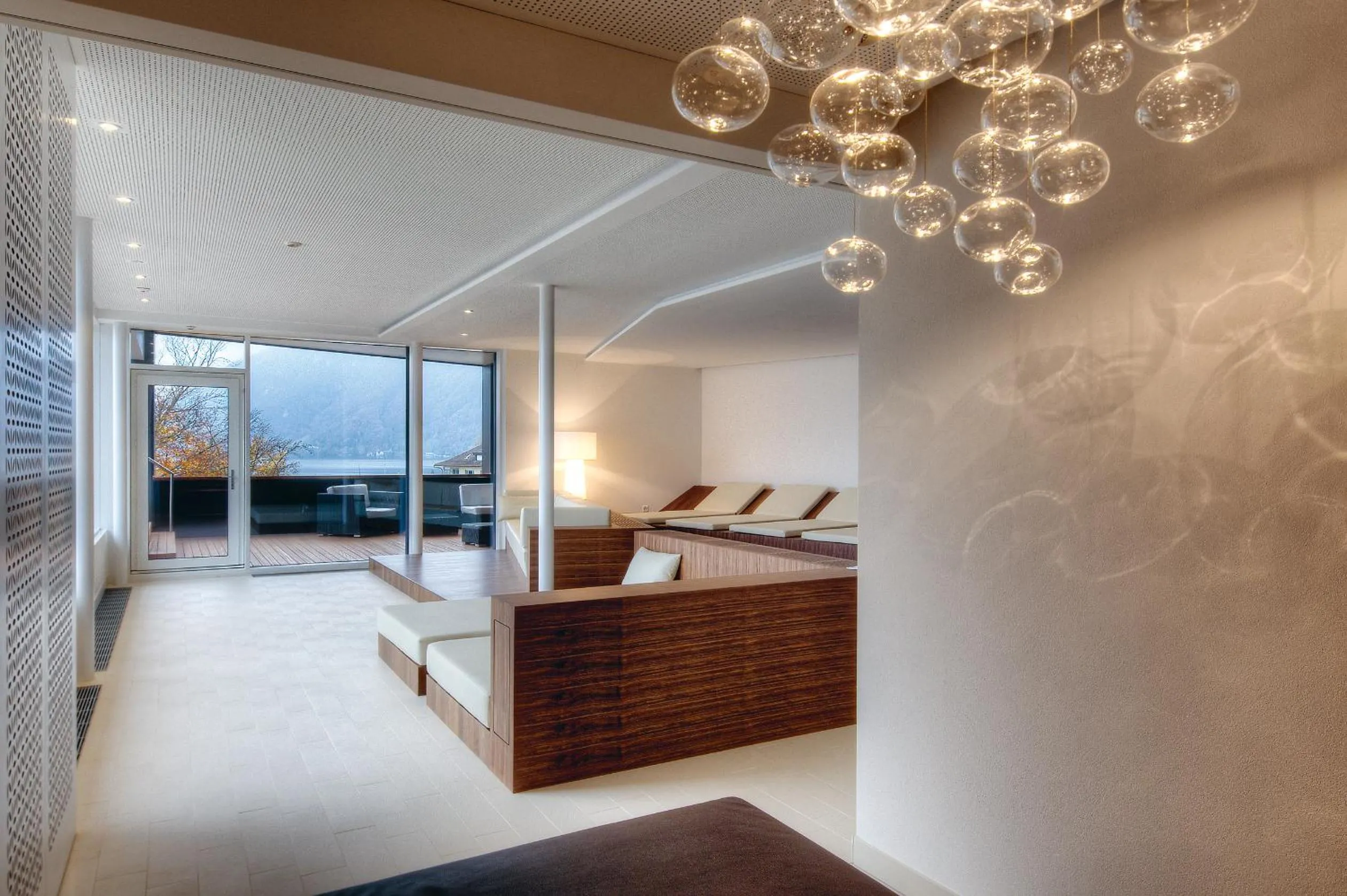 Spa and wellness centre/facilities, Bed in Seehotel Waldstätterhof Swiss Quality