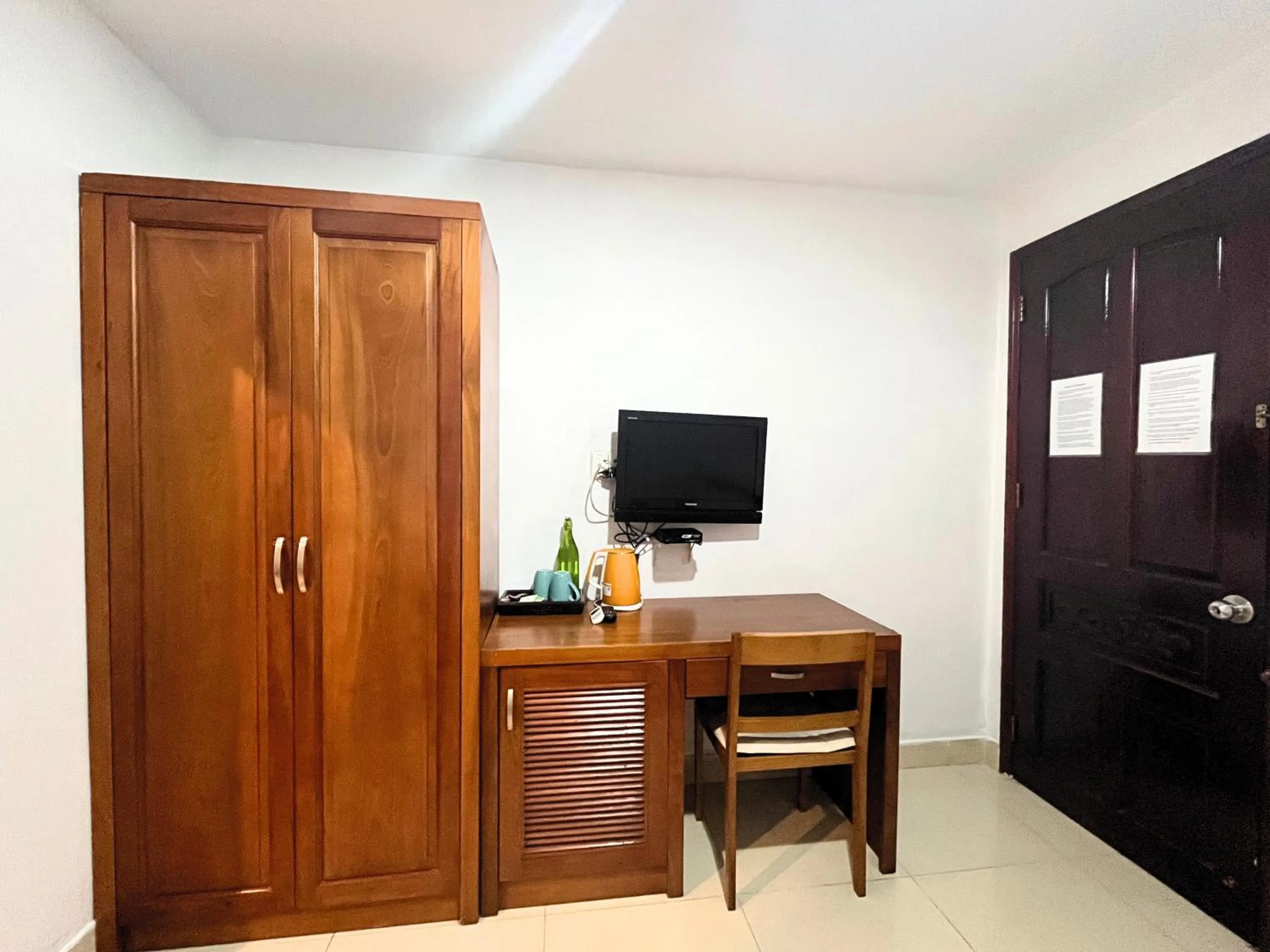 TV and multimedia in The Alley Saigon Hotel