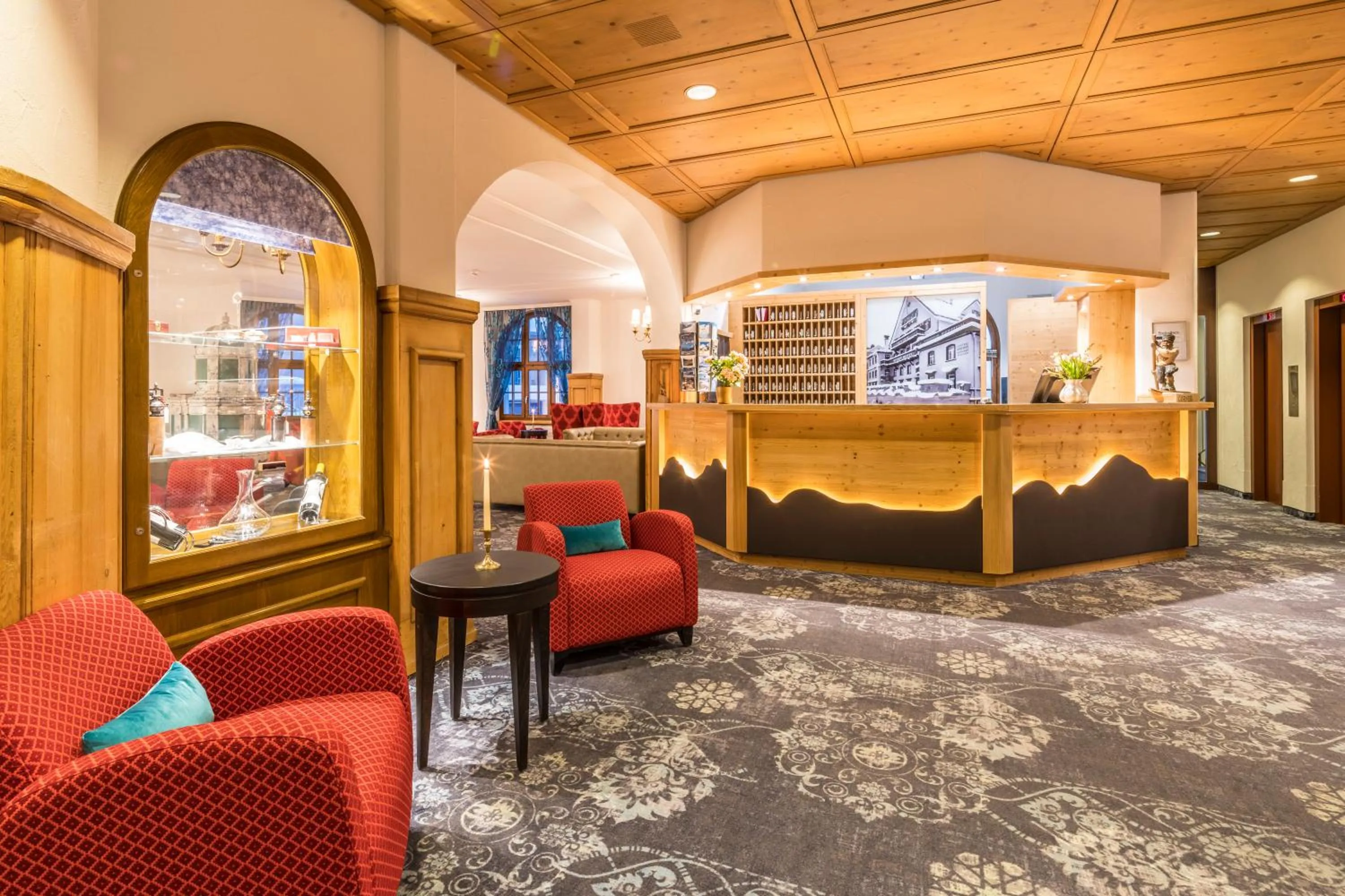 Lobby or reception in Central Sporthotel Davos