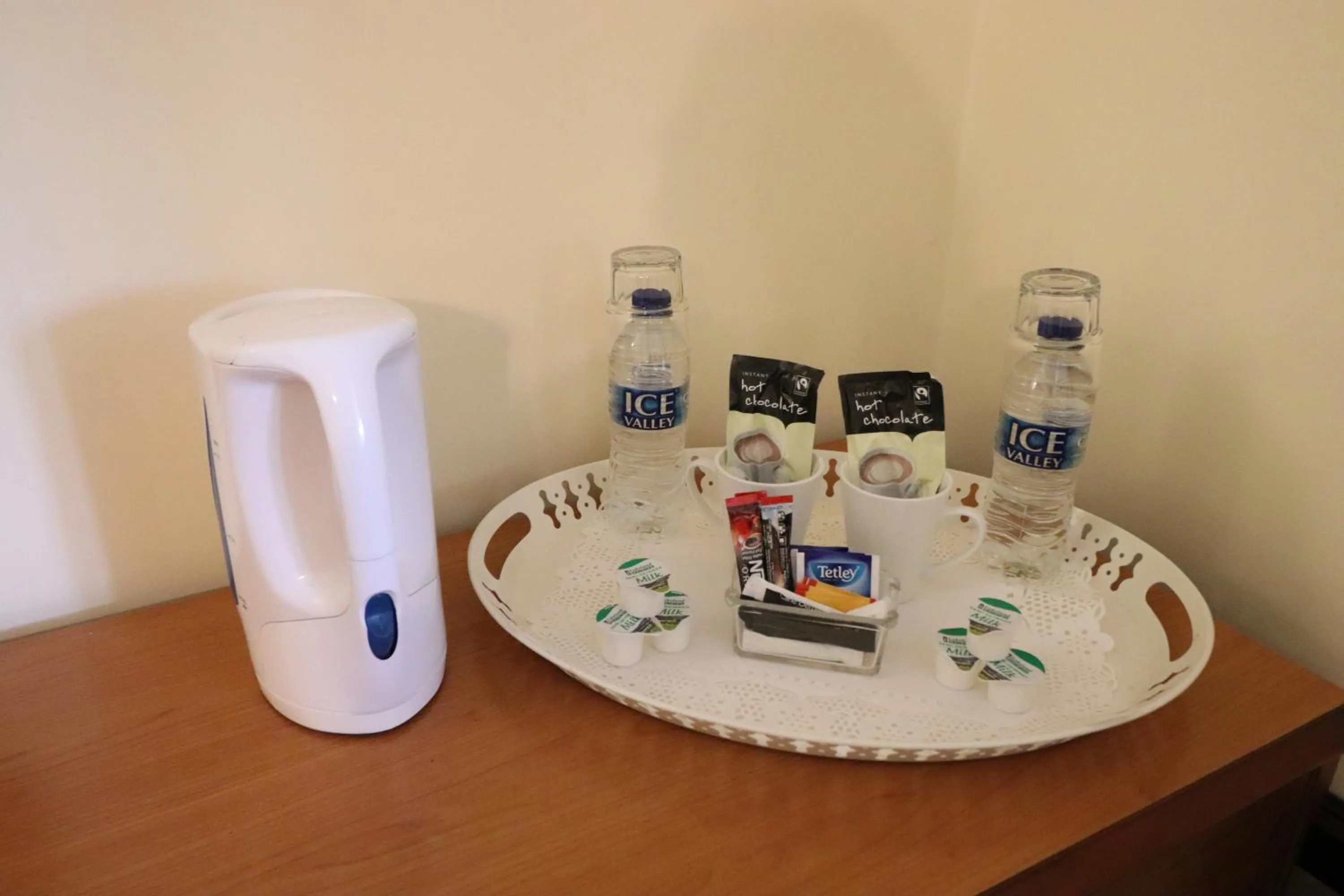Coffee/tea facilities in St George's Lodge, Bisley
