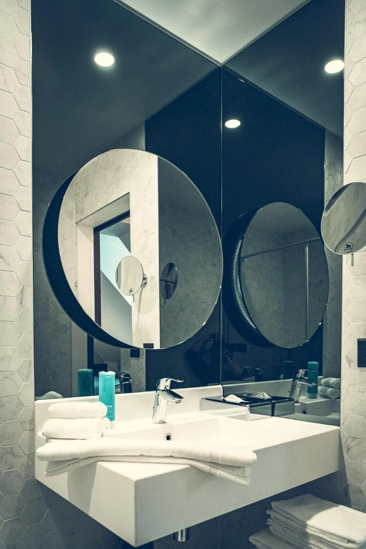 Bathroom in Hotel Bernina Geneva