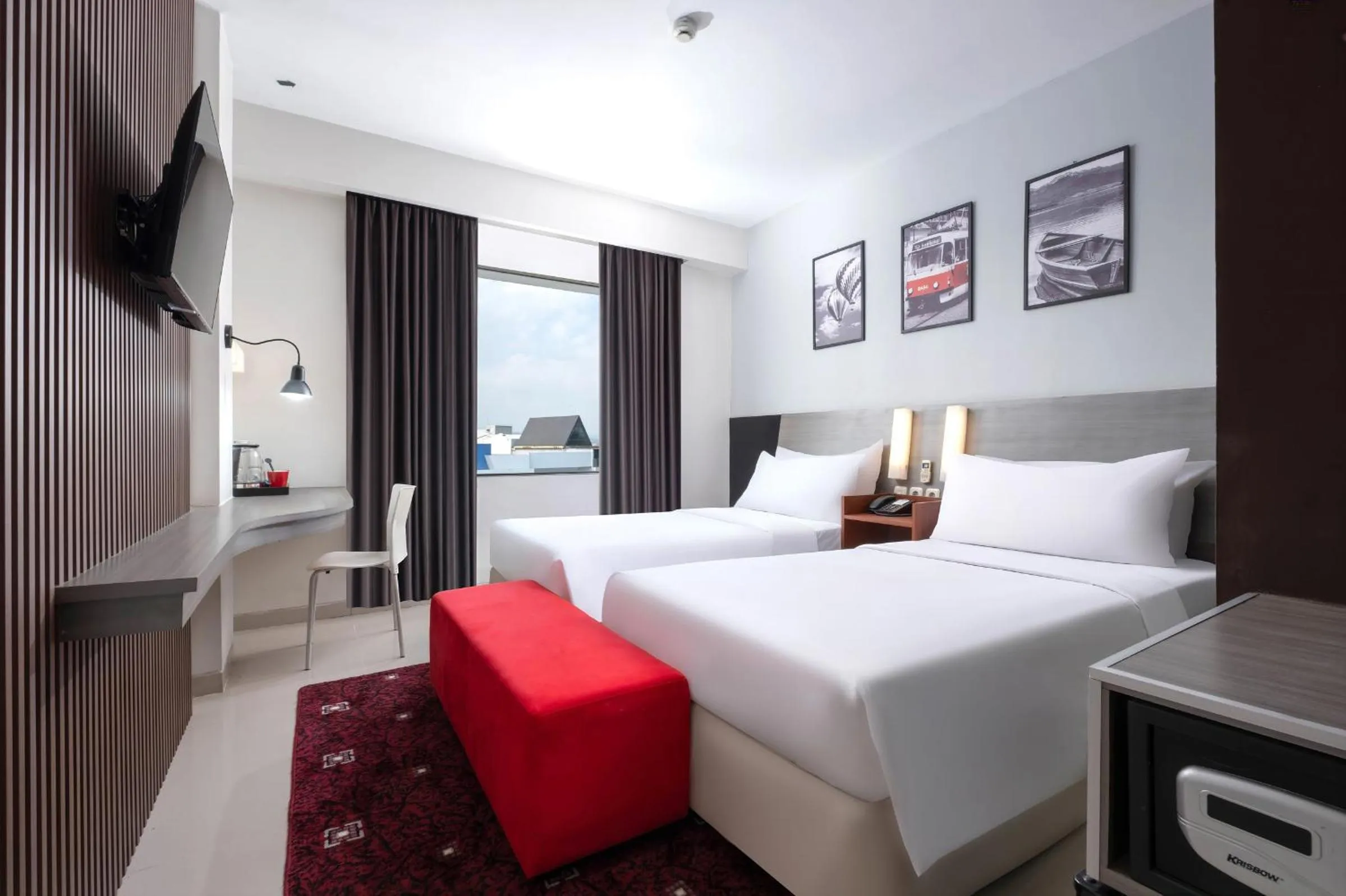 Bed in Hotel Neo Candi Simpang Lima - Semarang by ASTON