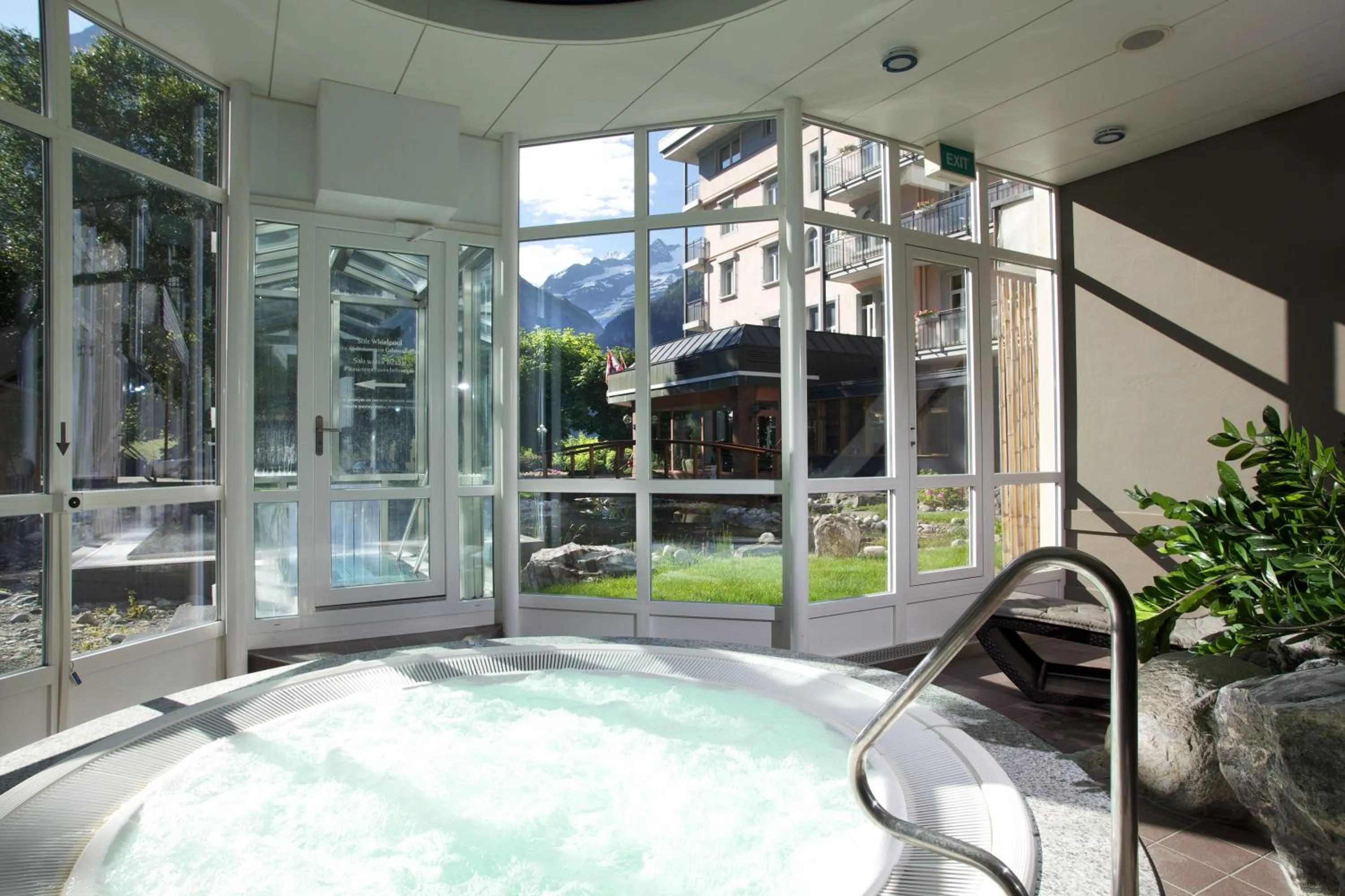 Hot Tub in Belvedere Swiss Quality Hotel