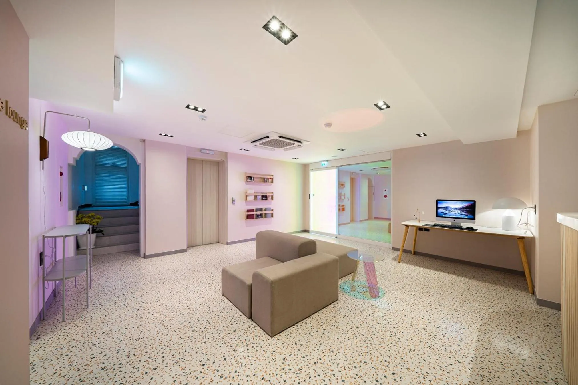 Knockin Hotel Daejeon by Aank