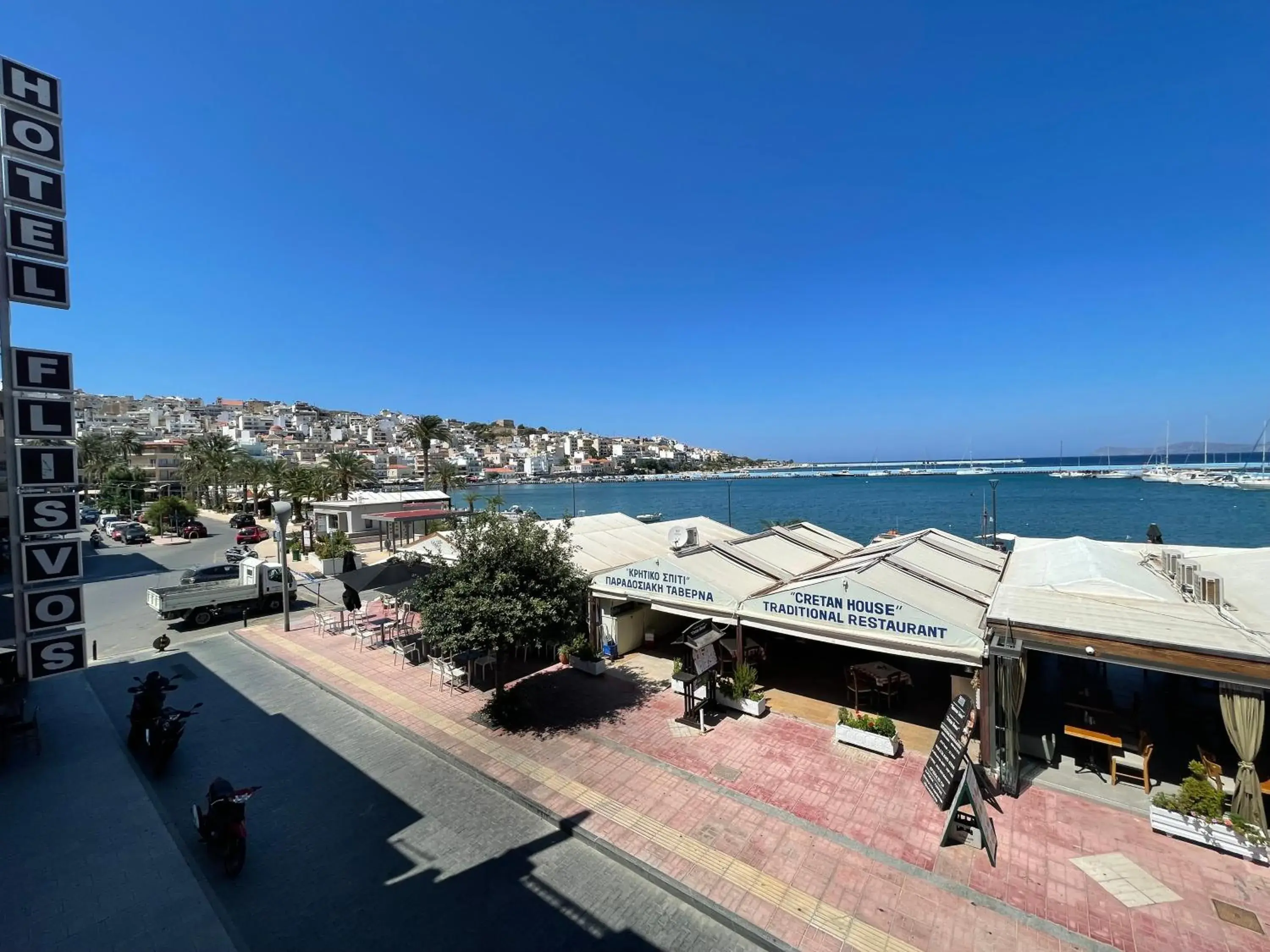 Triple Room with Sea View in Flisvos Triple Room with Sea View in Flisvos