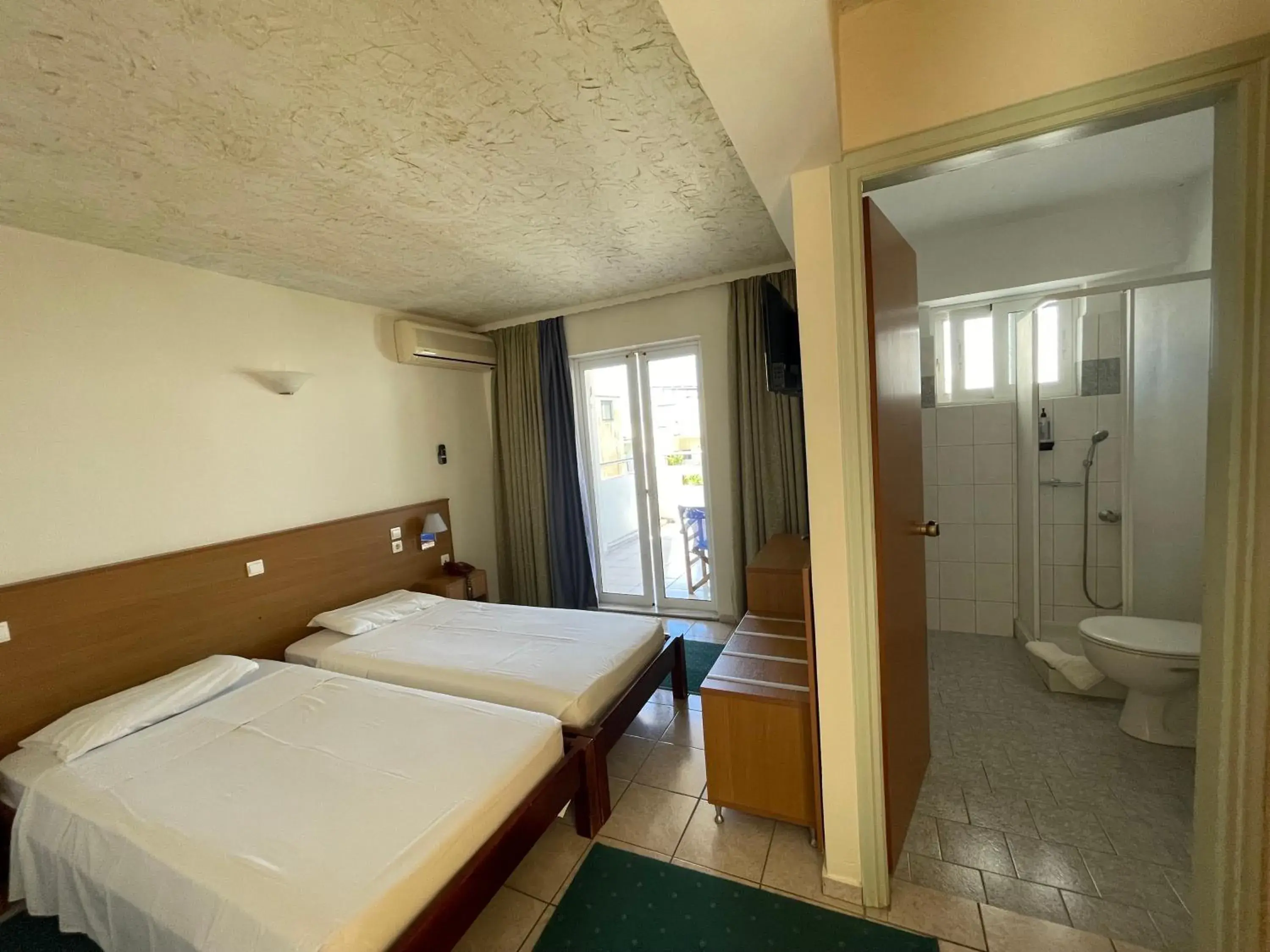 Twin Room with Garden View in Flisvos Twin Room with Garden View in Flisvos