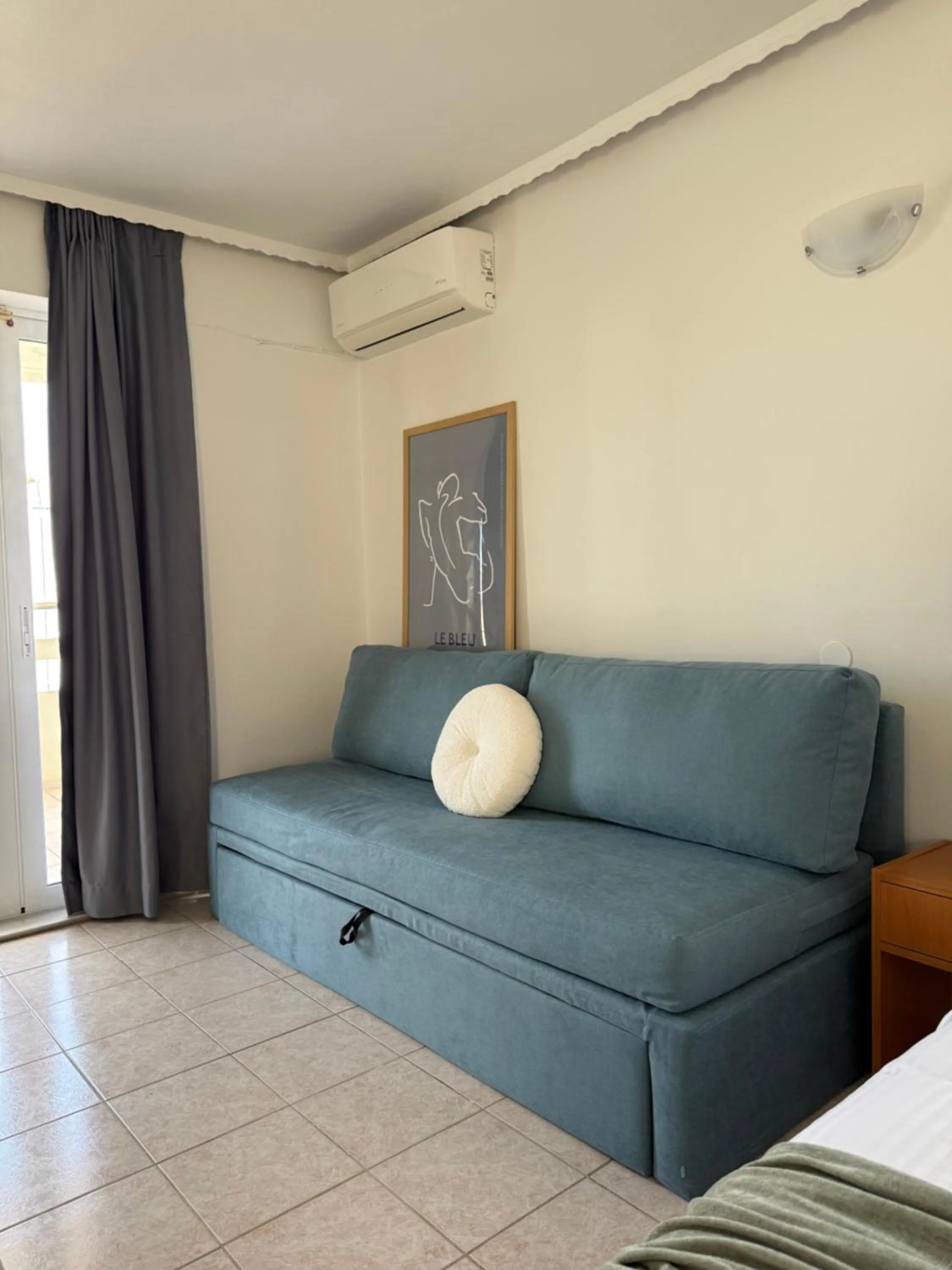 air conditioner in Flisvos