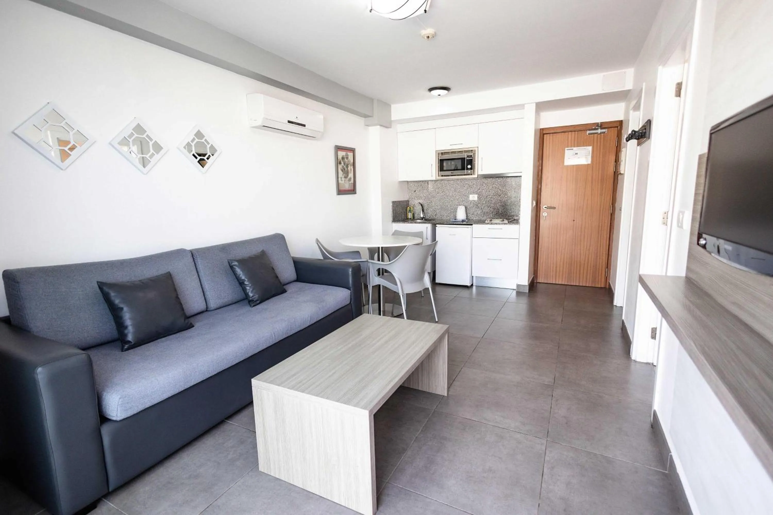 Photo of the whole room in Servatur Castillo de Sol