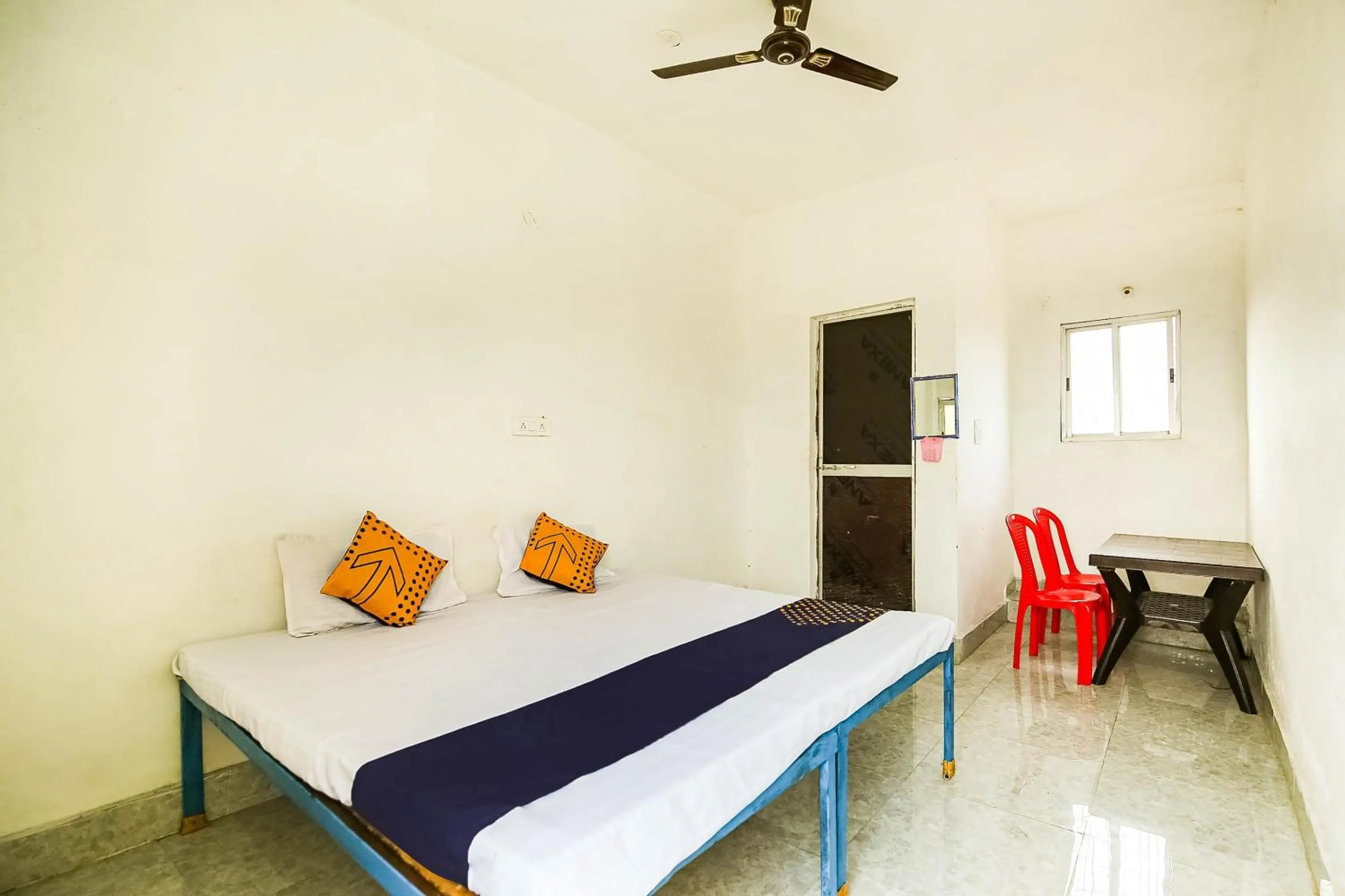 Bedroom, Bed in SPOT ON by OYO Krishna Market And Lodge