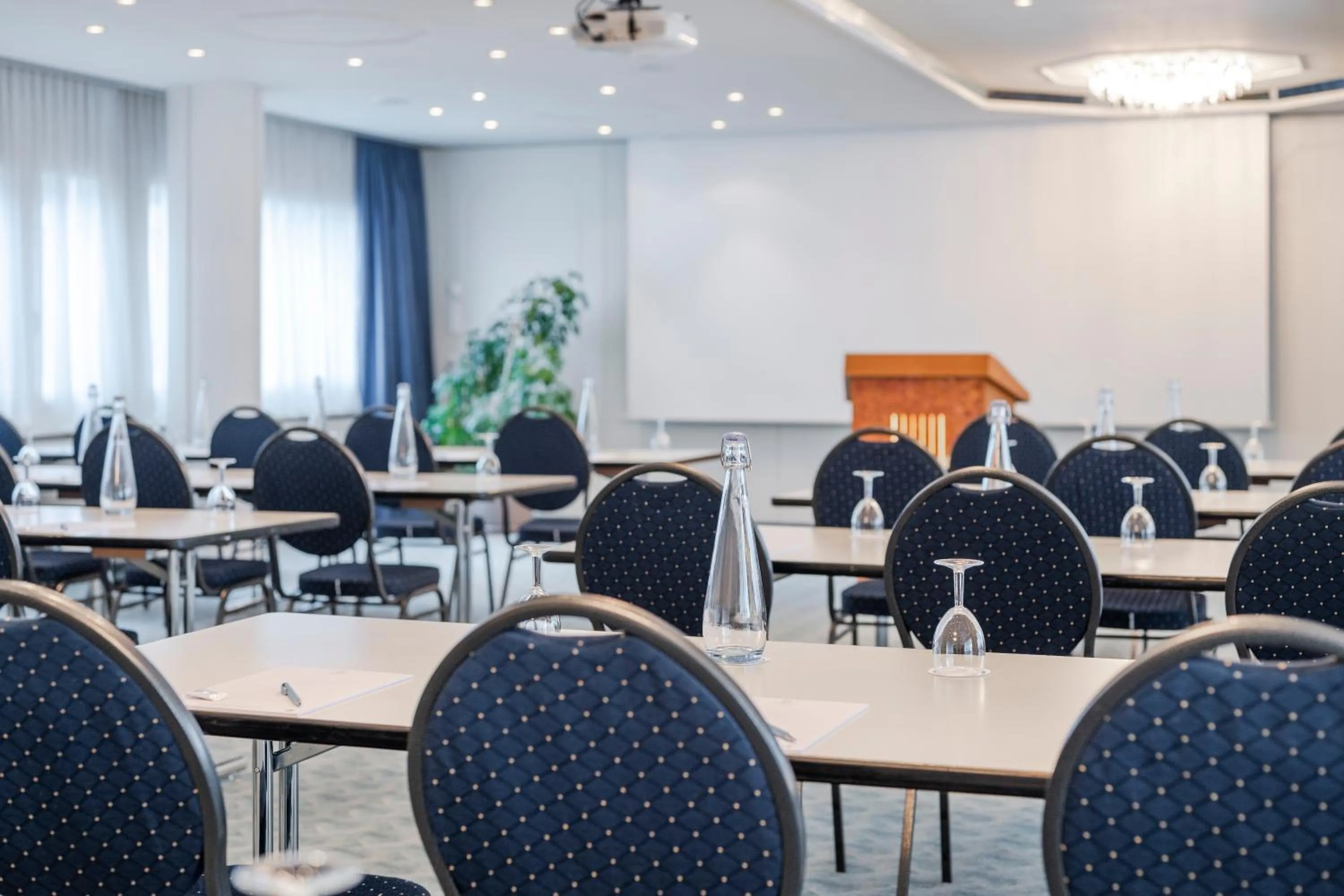 Meeting/conference room in Hotel Metropole Interlaken
