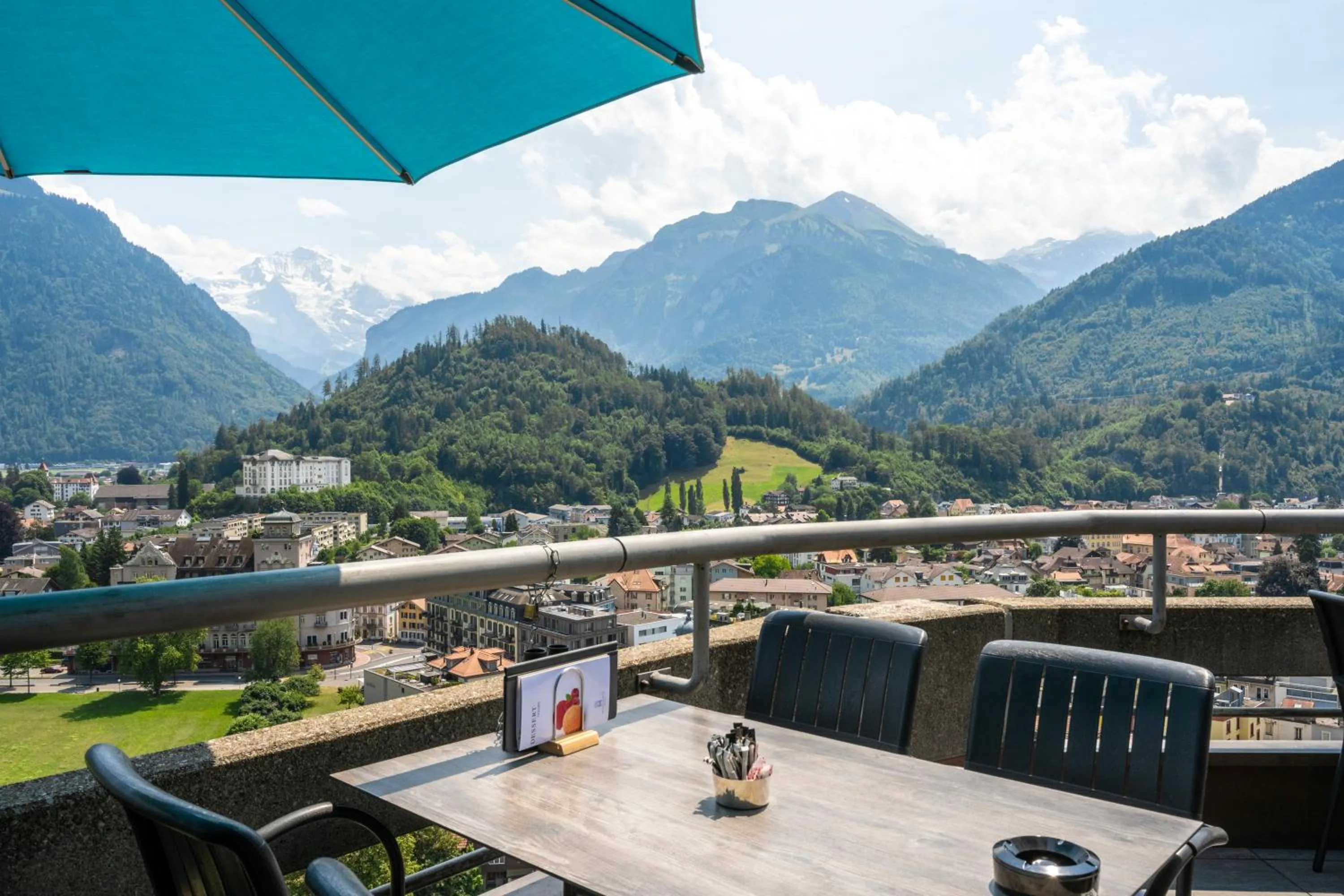 Restaurant/places to eat in Hotel Metropole Interlaken