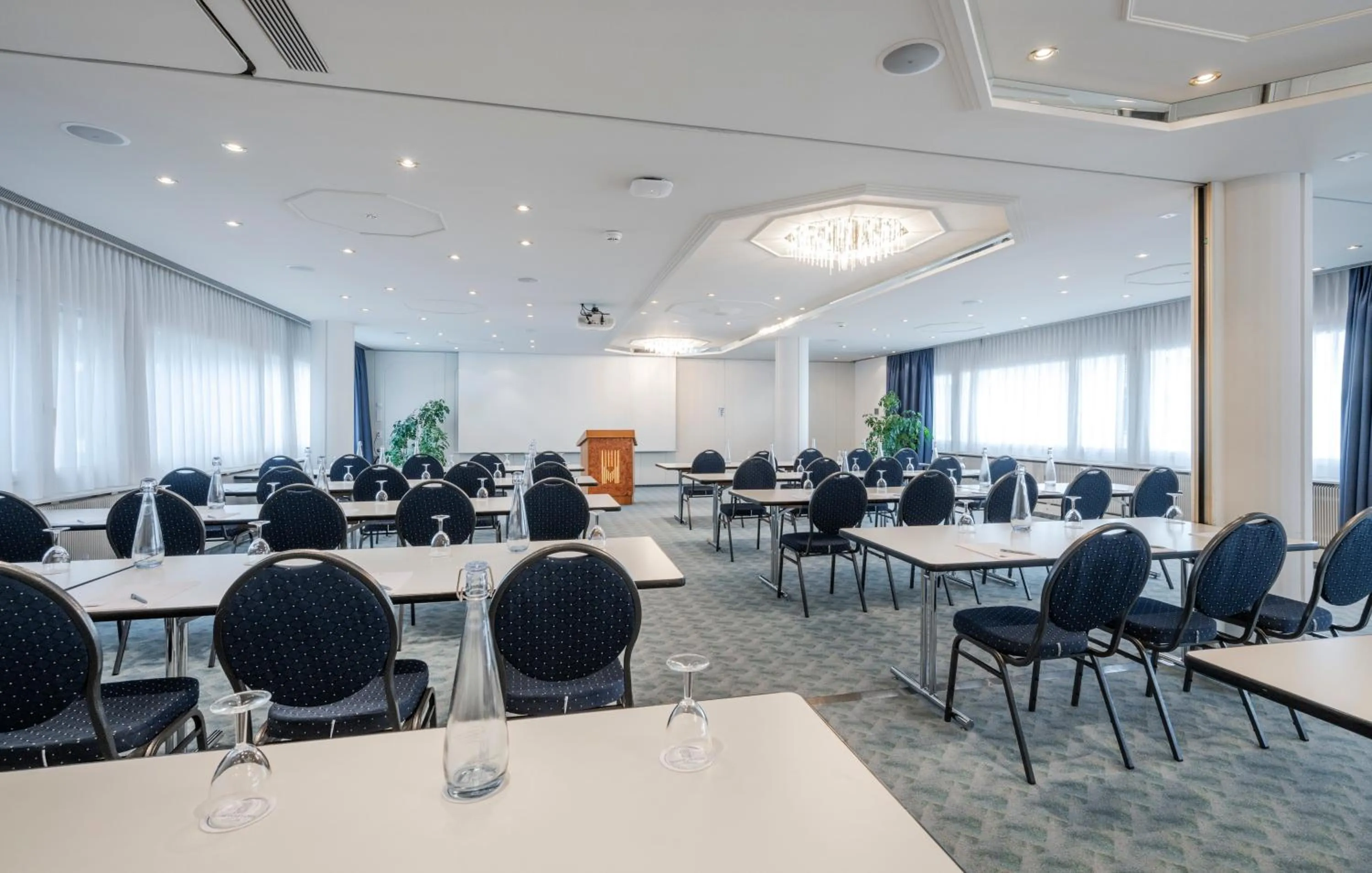 Meeting/conference room in Hotel Metropole Interlaken