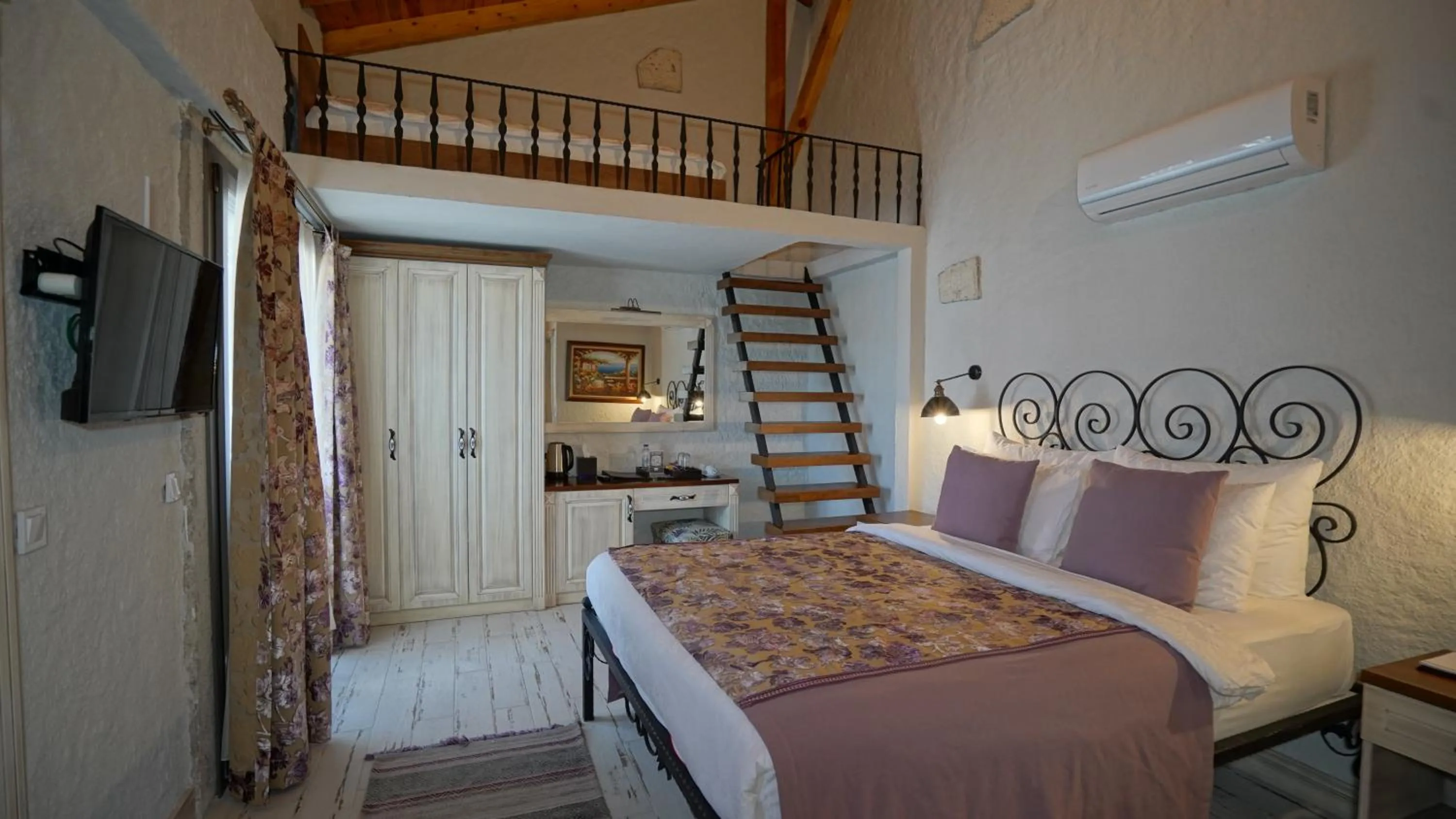 Bed in Alaçatı Aura Plus