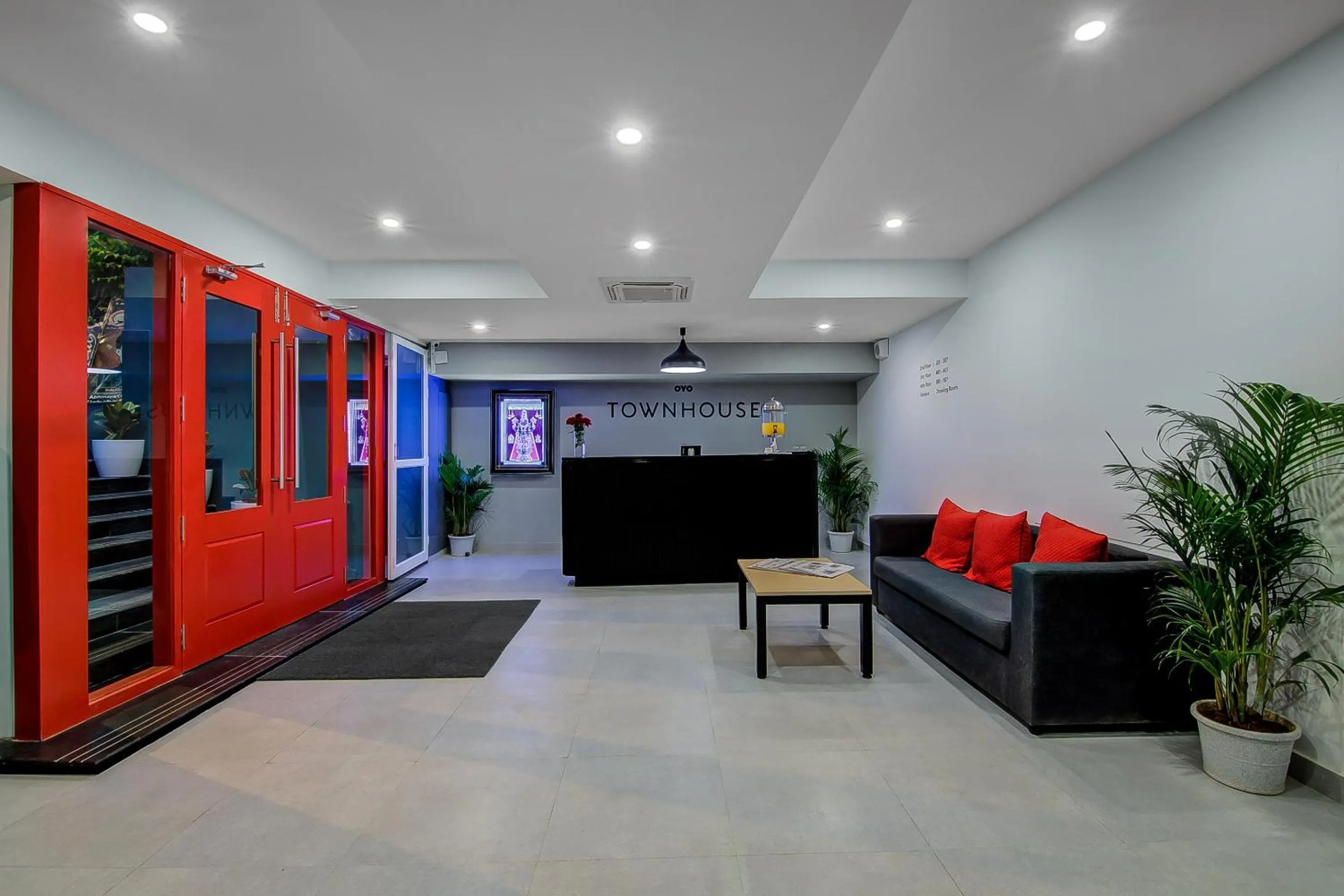 Lobby or reception in Super Townhouse Global Village Tech Park Near Kengeri Bus Terminal Metro Station
