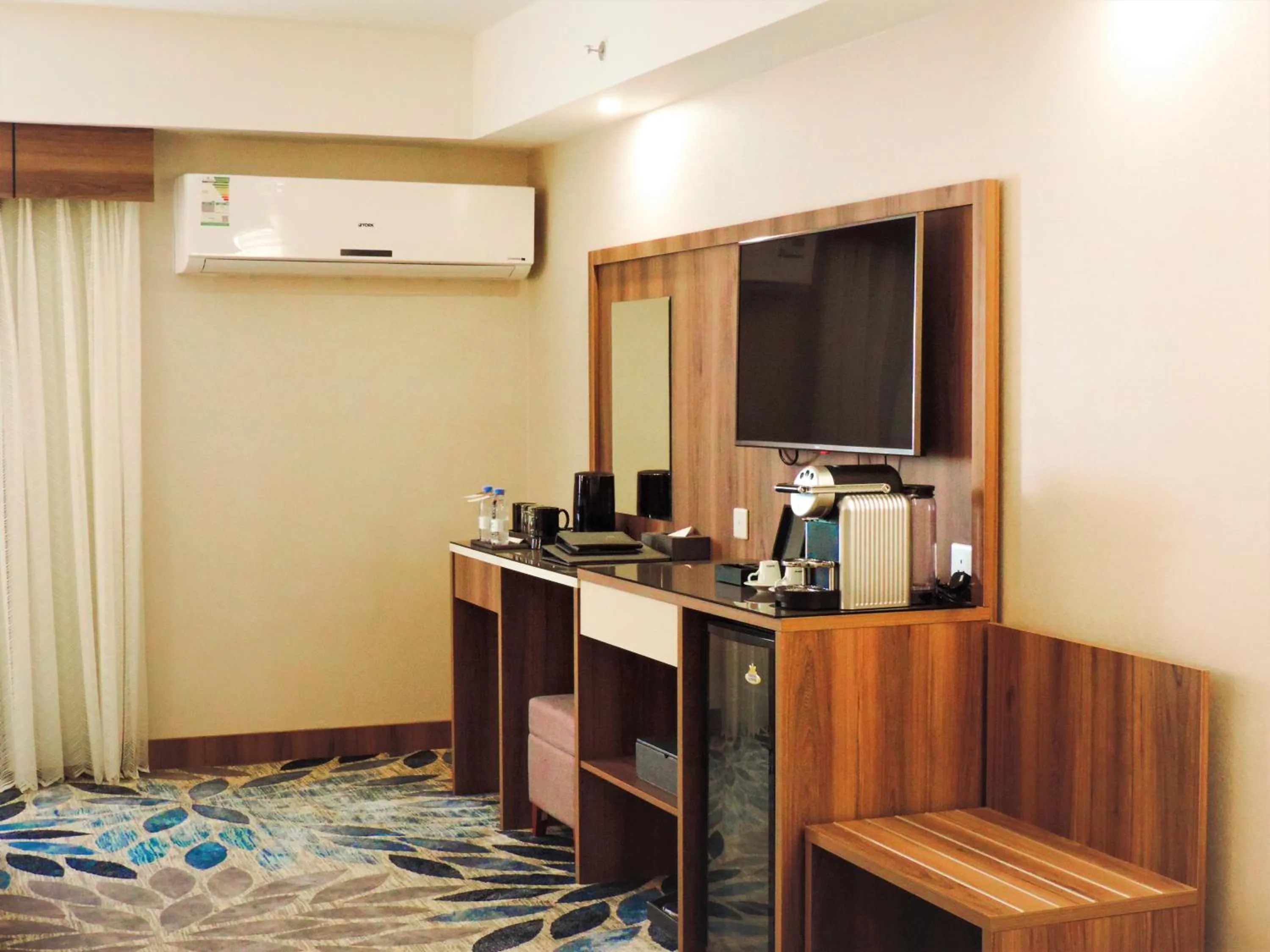 TV and multimedia in Season Star Hotel Madinah