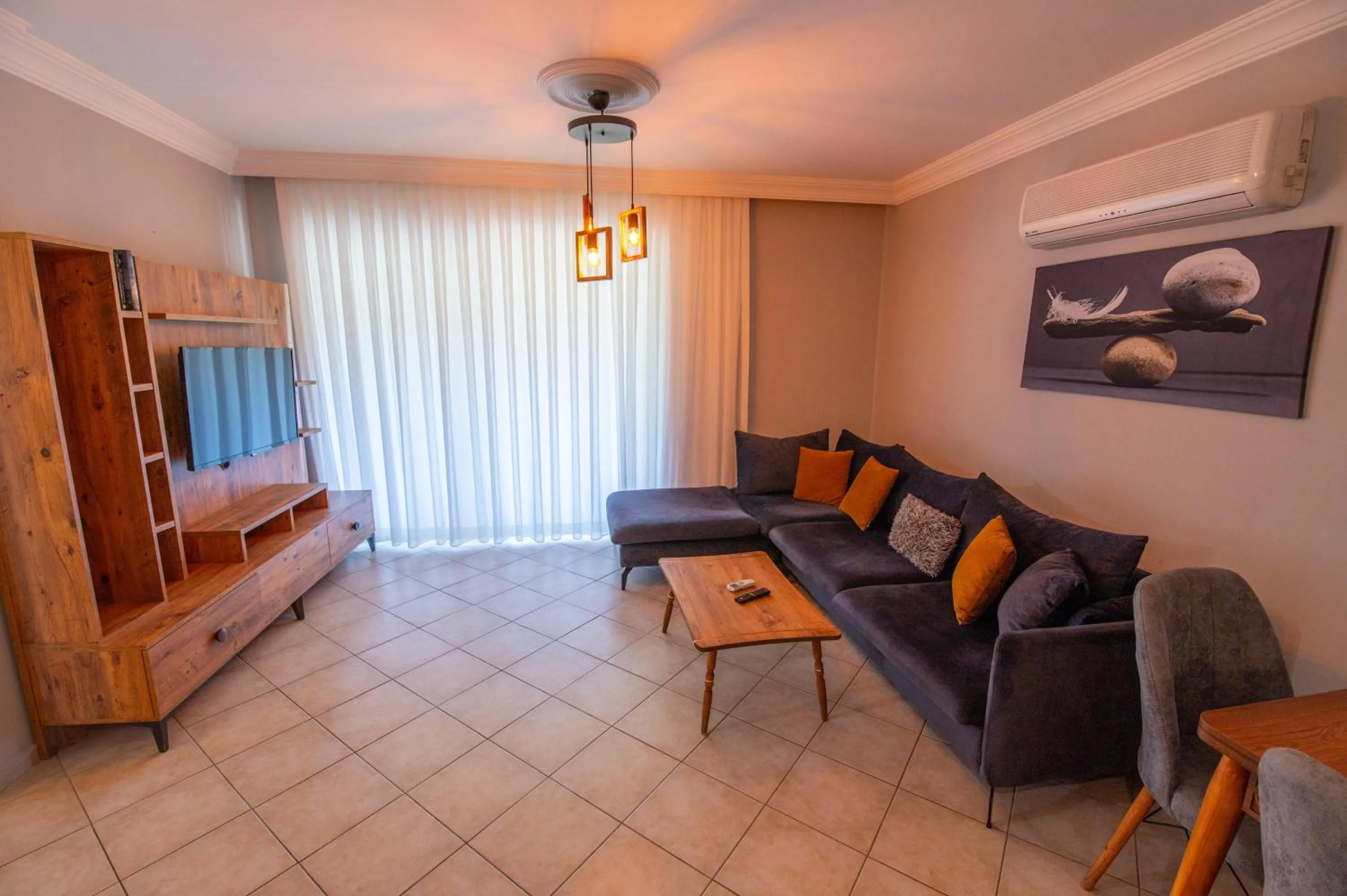 Communal lounge/ TV room in Sunset Beach Resort Aqua Lettings