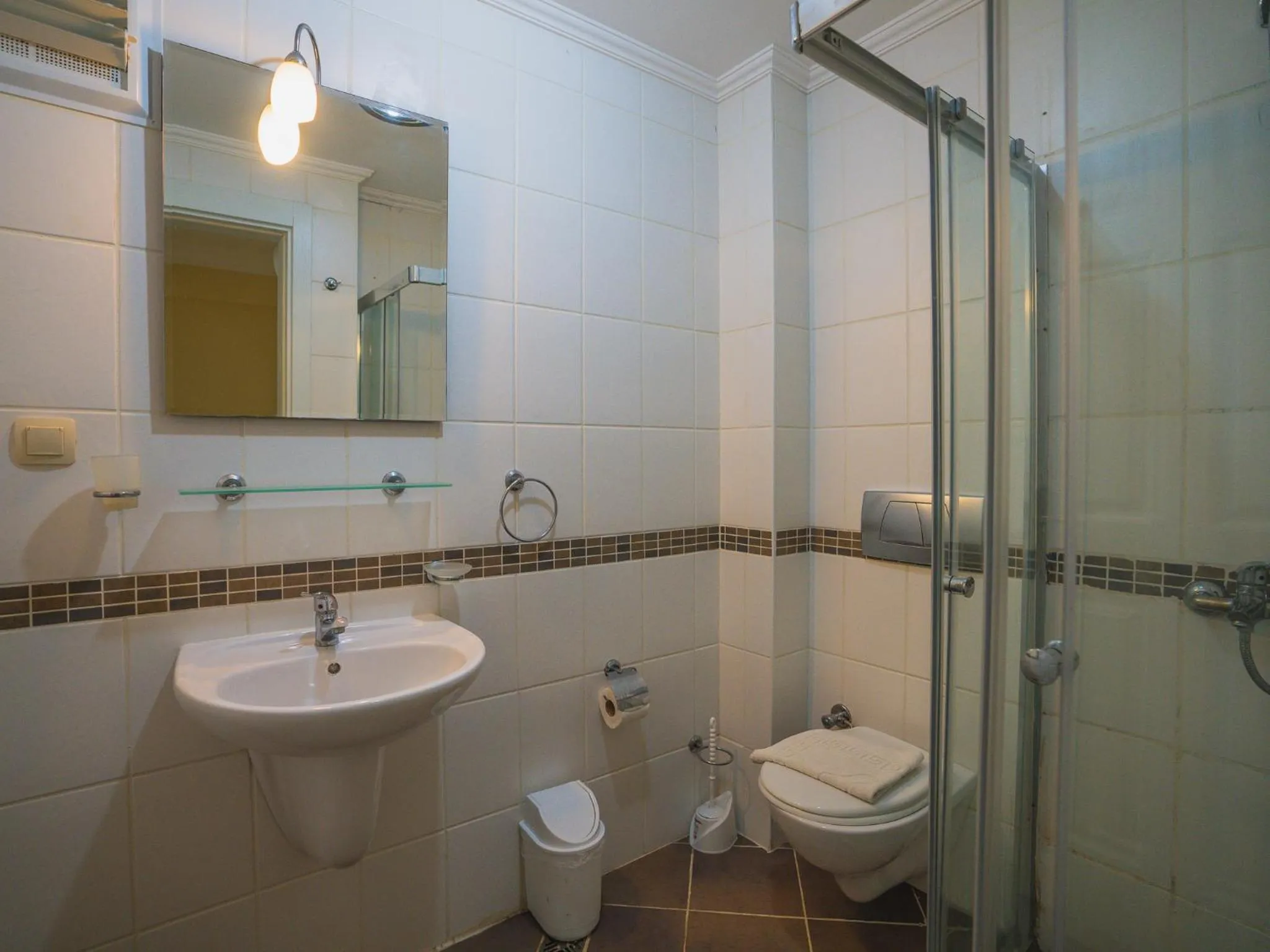 Shower in Sunset Beach Resort Aqua Lettings