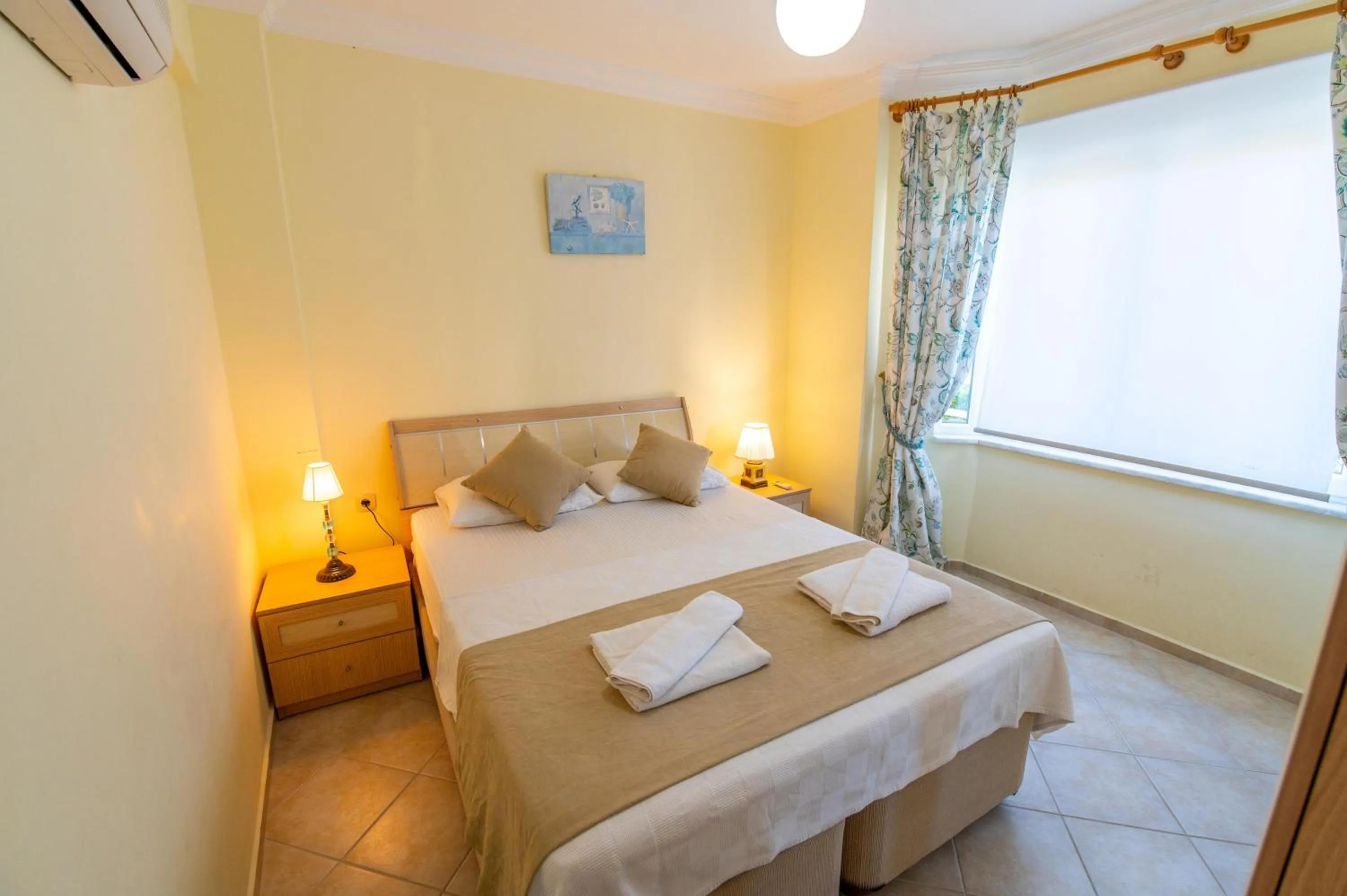 Bedroom, Bed in Sunset Beach Resort Aqua Lettings