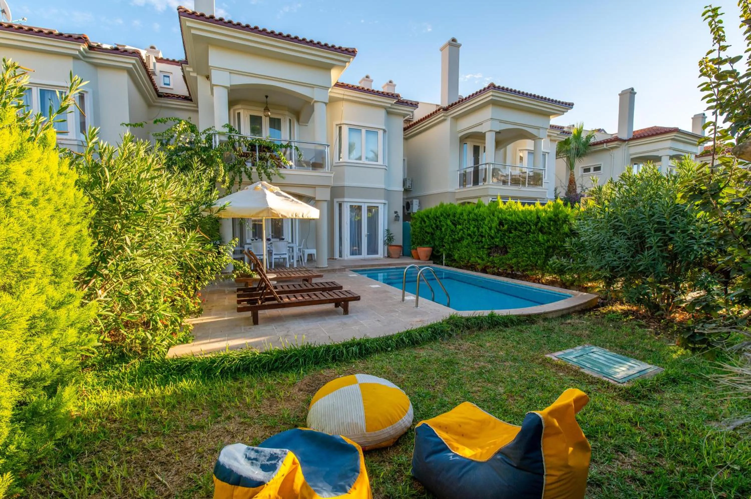 Property building in Sunset Beach Resort Aqua Lettings