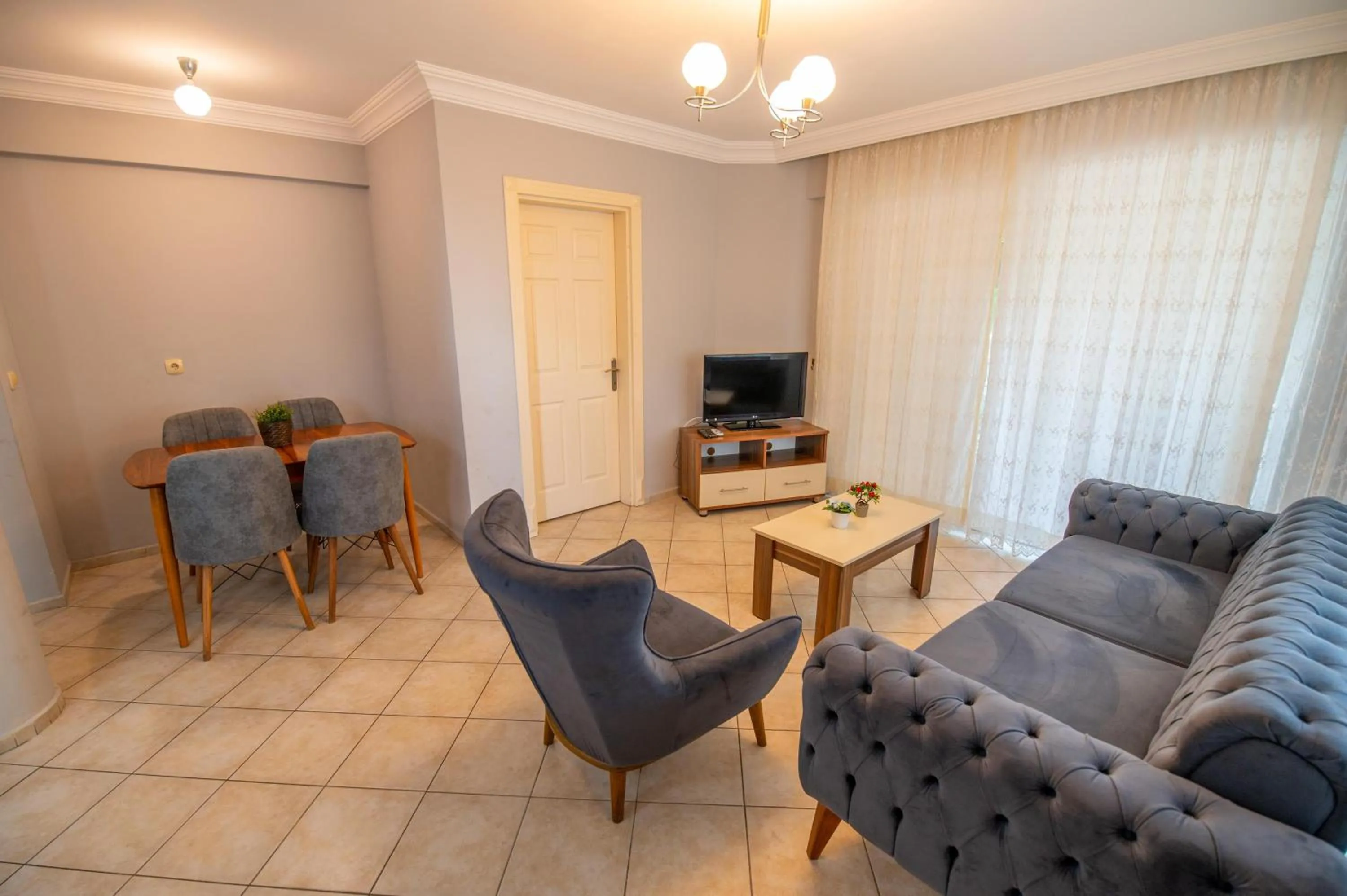 Communal lounge/ TV room in Sunset Beach Resort Aqua Lettings