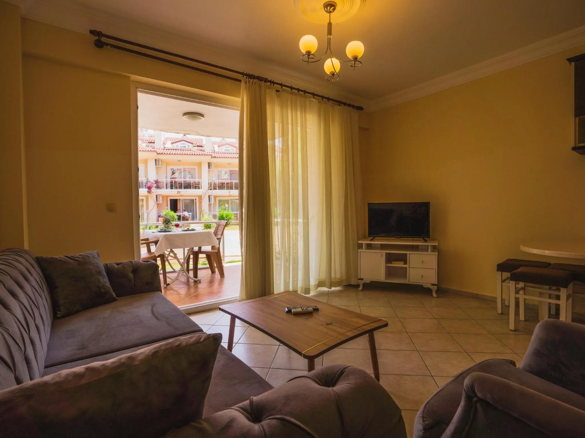 TV and multimedia in Sunset Beach Resort Aqua Lettings