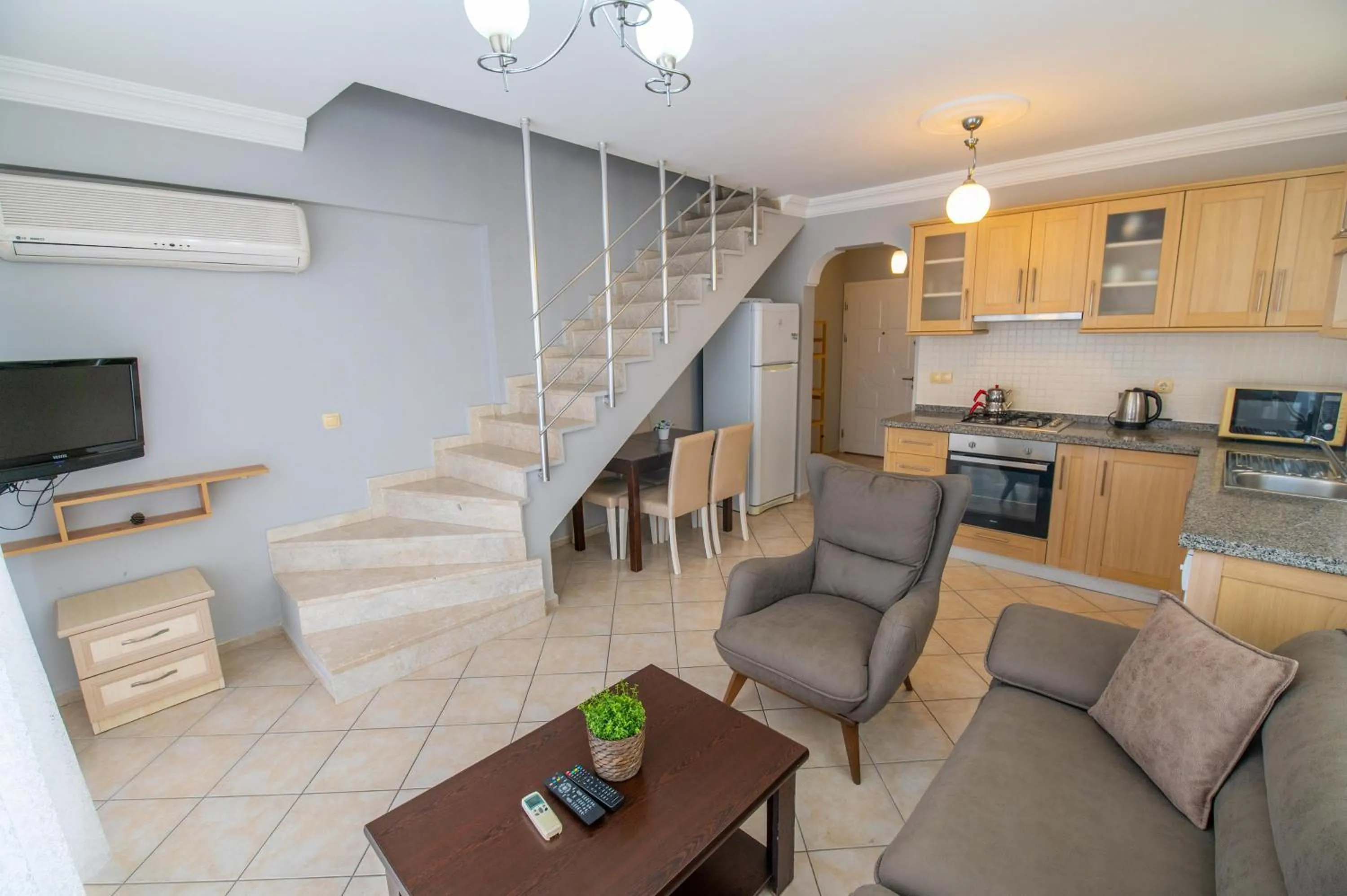 TV and multimedia in Sunset Beach Resort Aqua Lettings