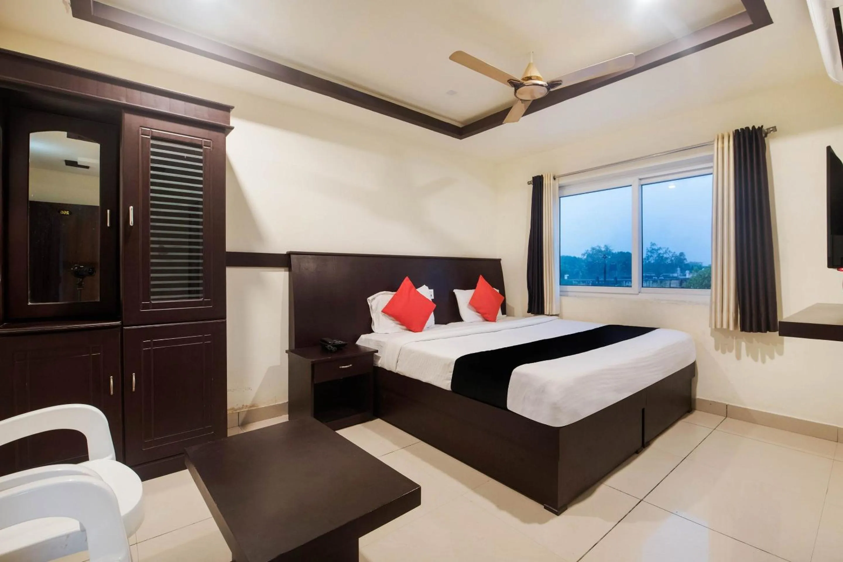 Bedroom, Bed in Capital O Alfa