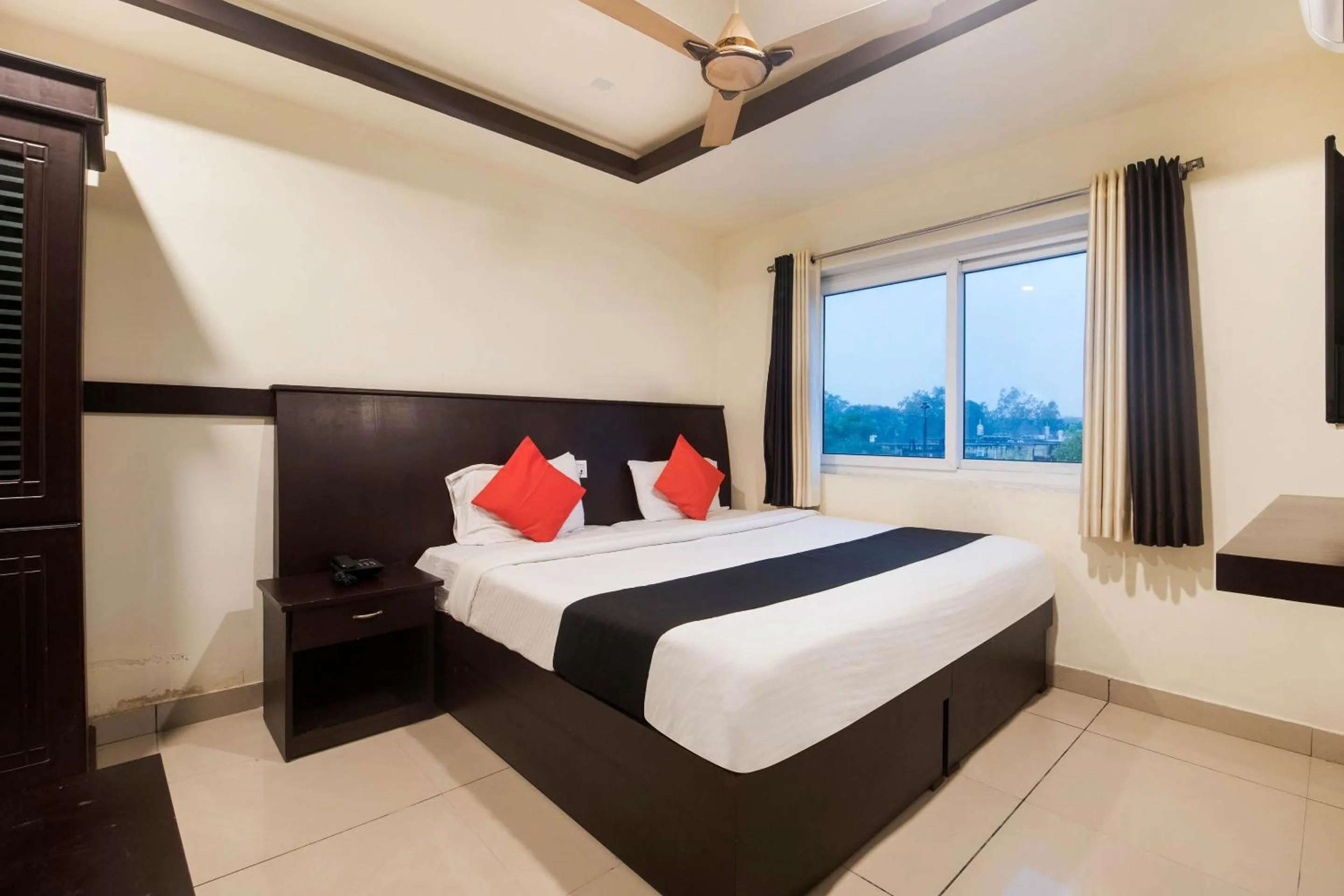 Bedroom, Bed in Capital O Alfa