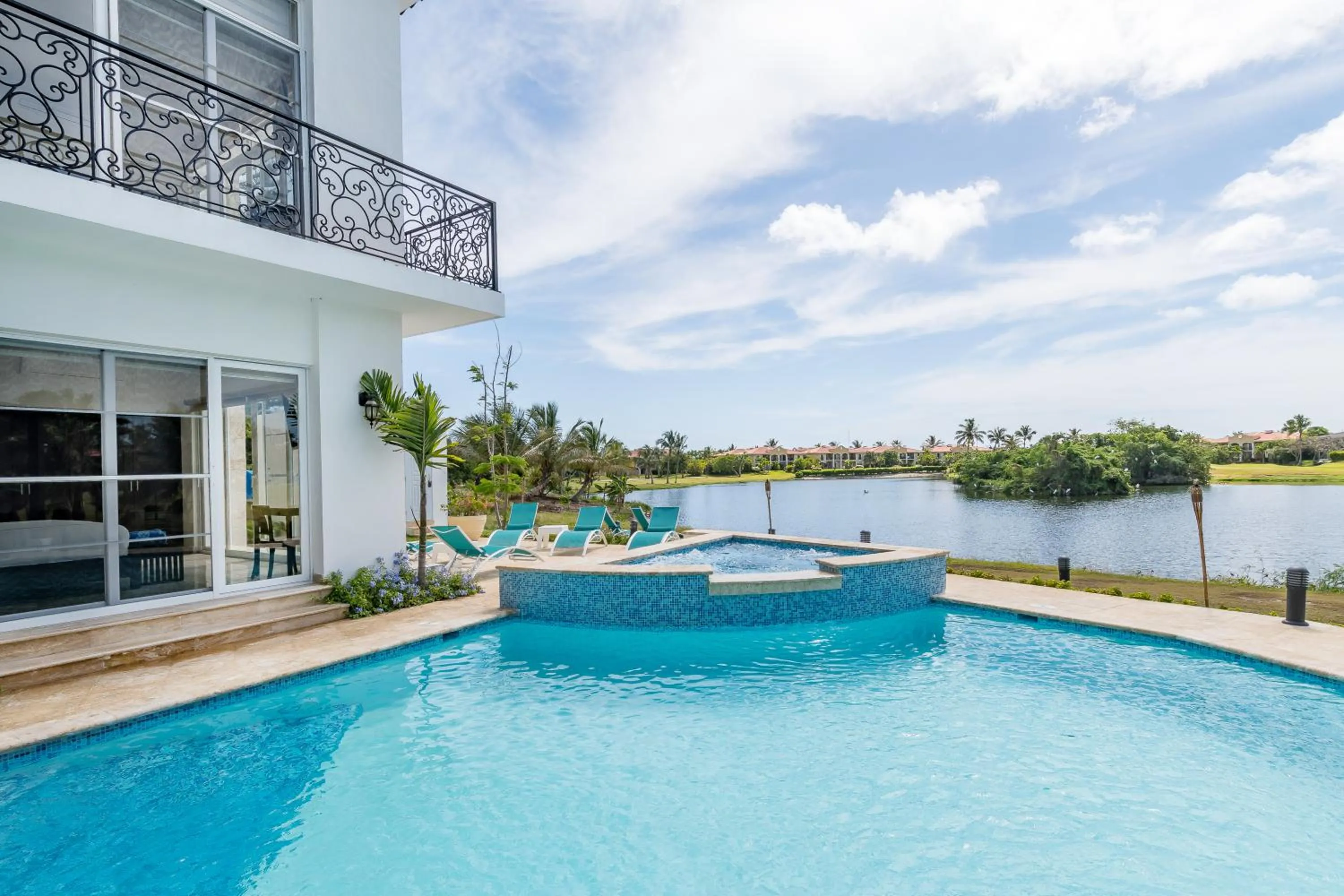 Lake view in Amazing Private Villa with Chef and Maids