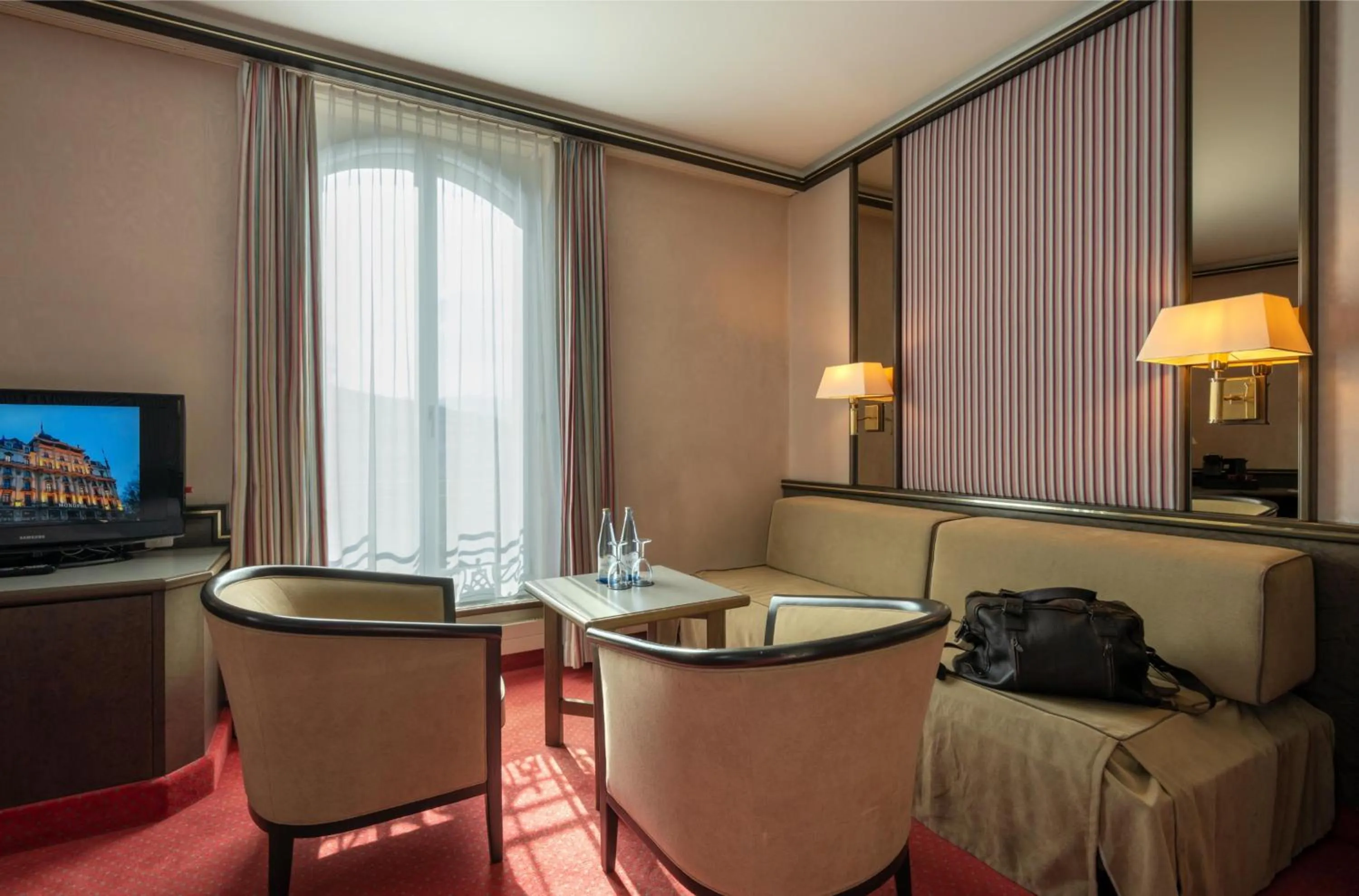 TV and multimedia in Hotel Monopol Luzern