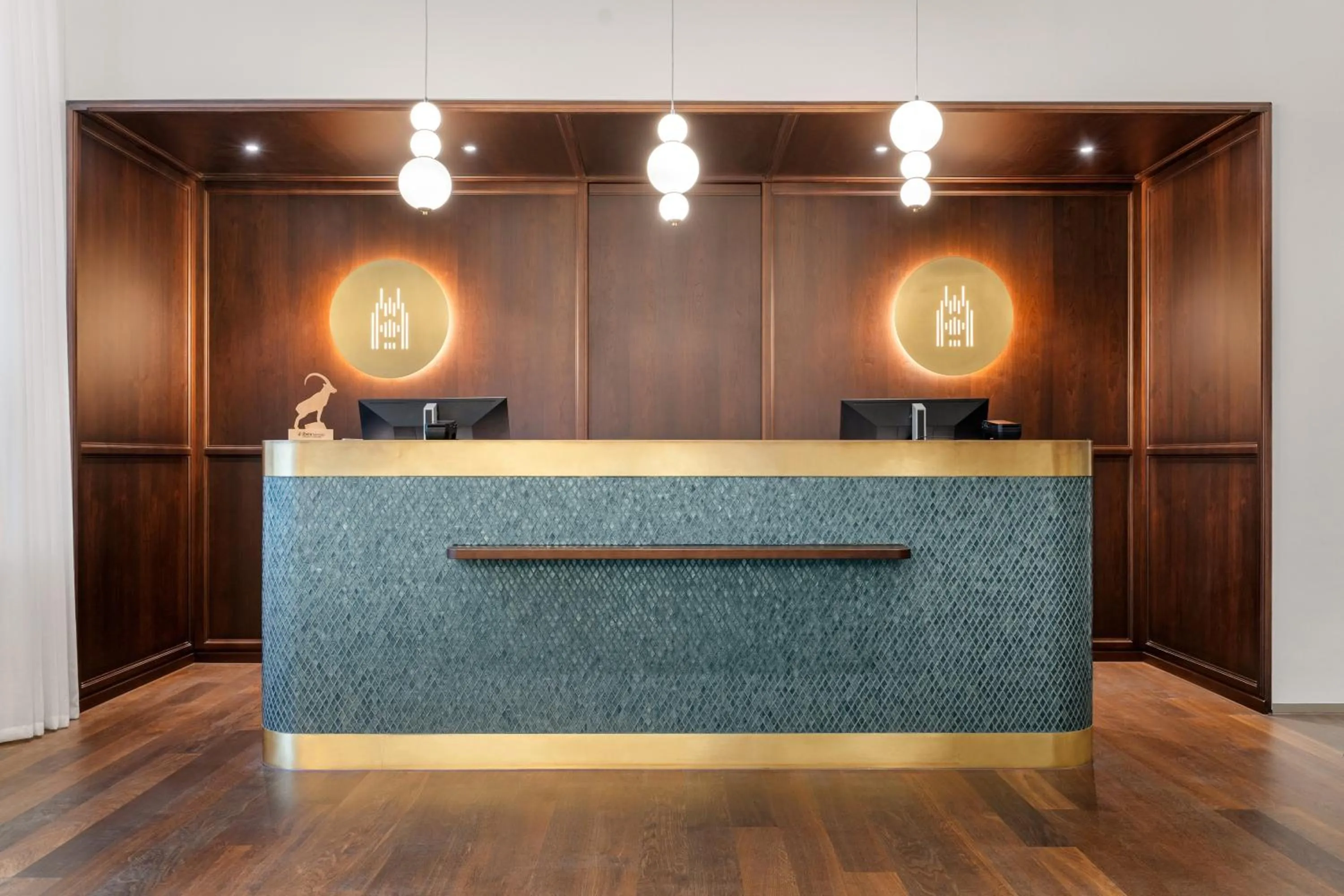 Lobby or reception in Waldstätterhof Swiss Quality Hotel