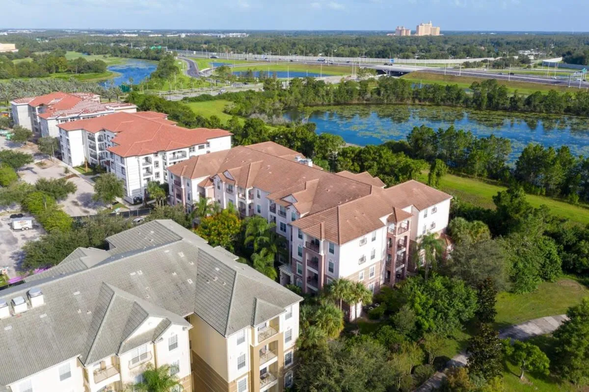 Magnificent 2 Bedroom Apartment Vista Cay Resort 107