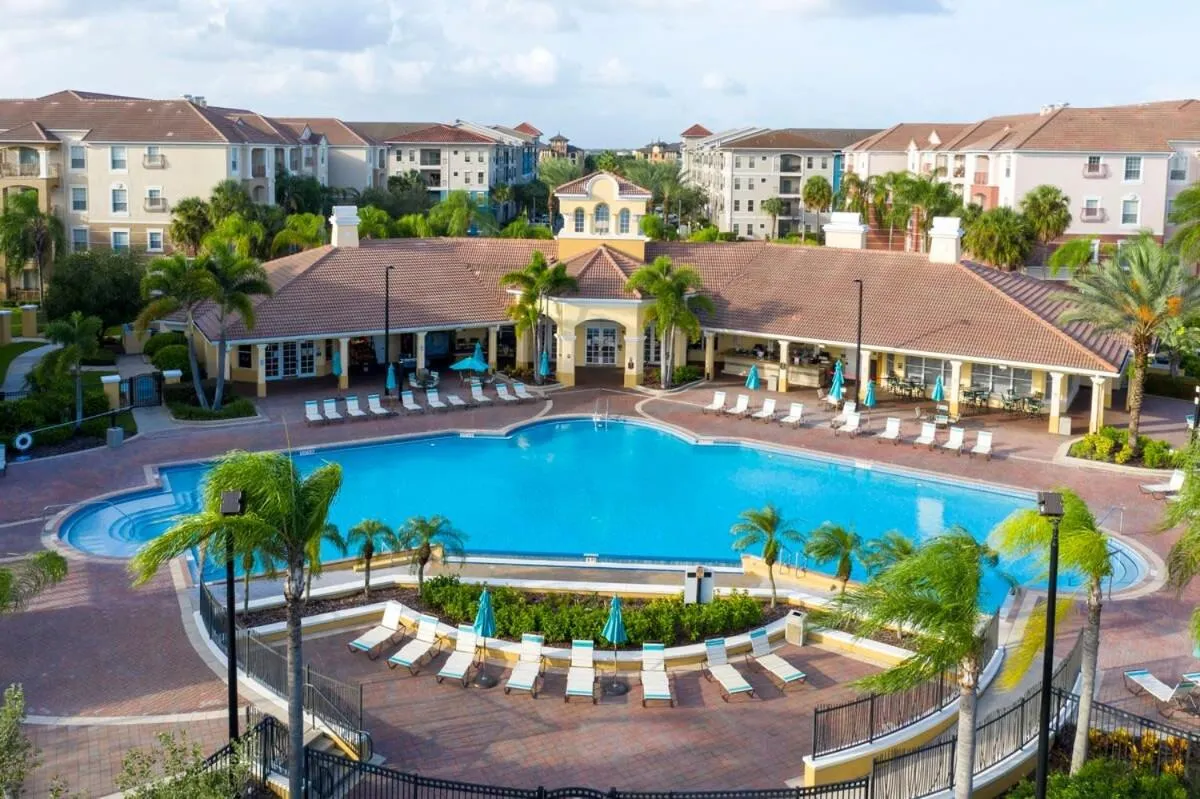 Magnificent 2 Bedroom Apartment Vista Cay Resort 107