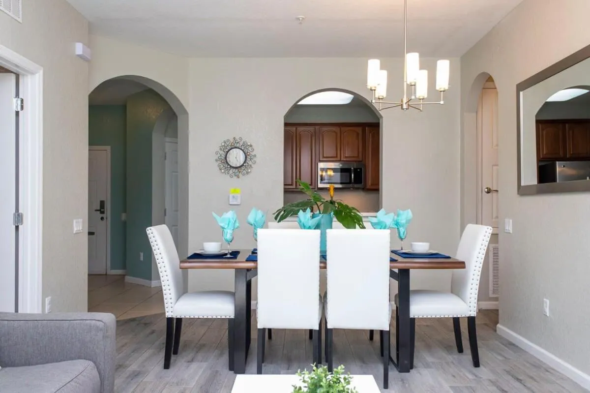 Magnificent 2 Bedroom Apartment Vista Cay Resort 107