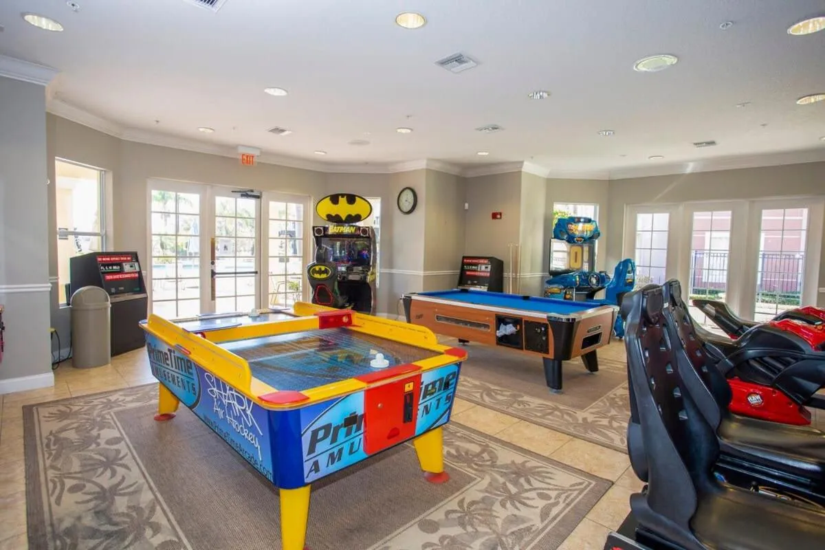 Magnificent 2 Bedroom Apartment Vista Cay Resort 107