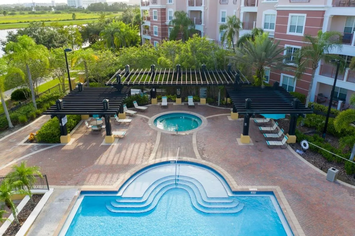 Magnificent 2 Bedroom Apartment Vista Cay Resort 107