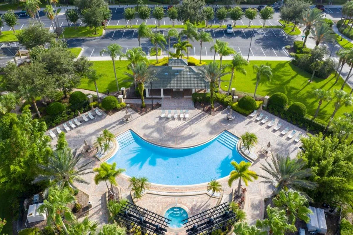 Magnificent 2 Bedroom Apartment Vista Cay Resort 107