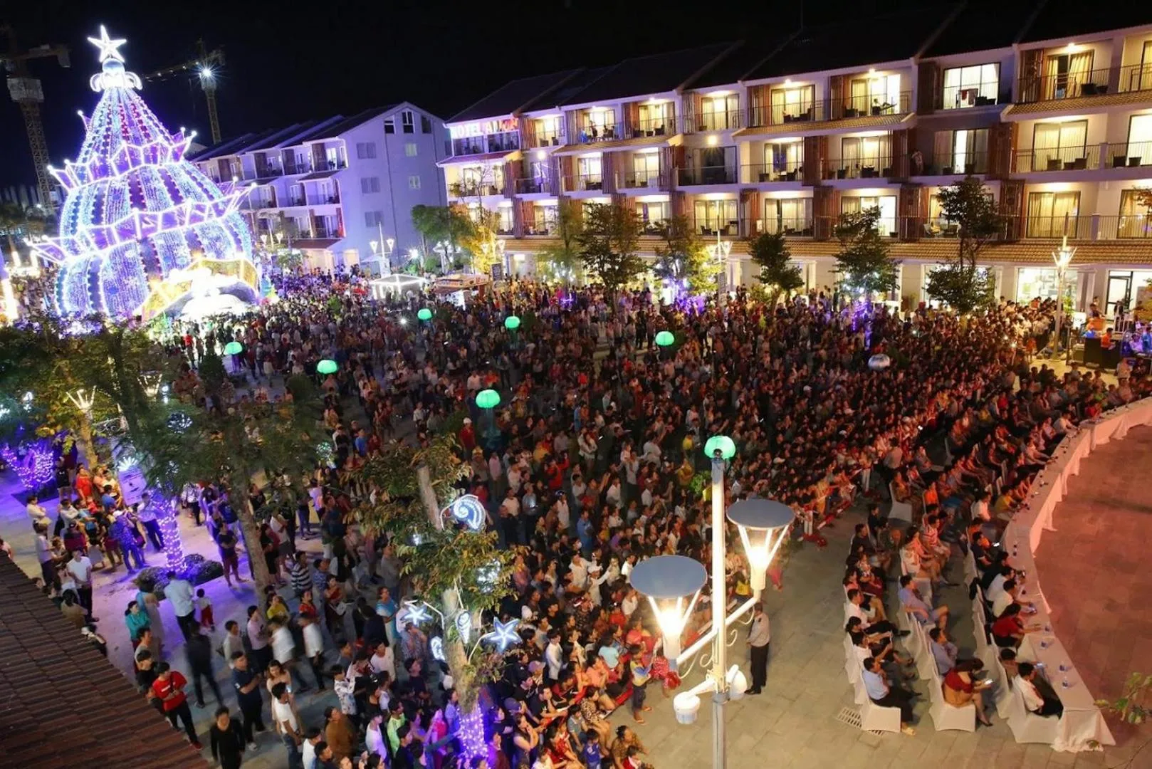 Neighbourhood in Luna Oriental