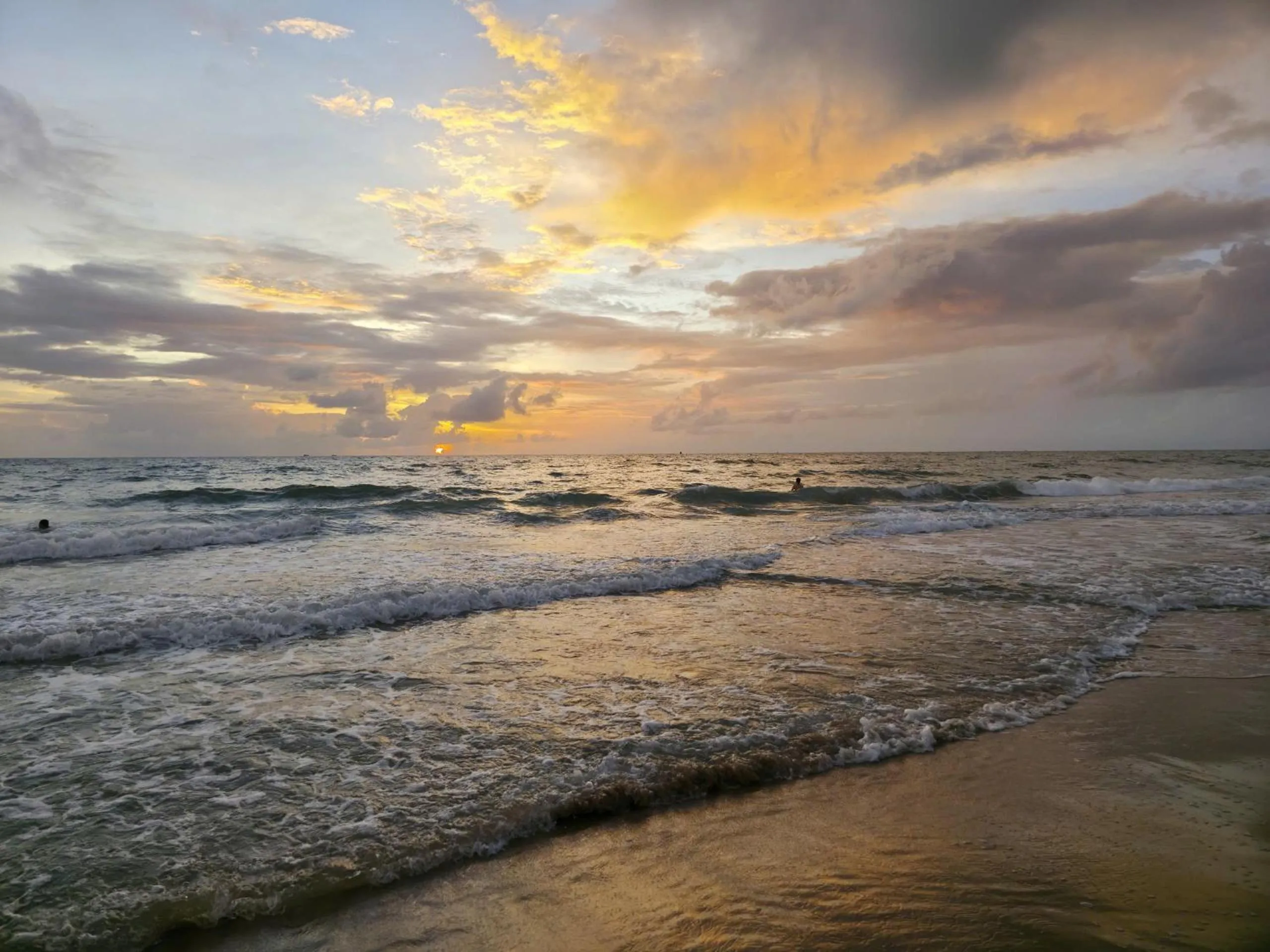 Beach in Luna Oriental
