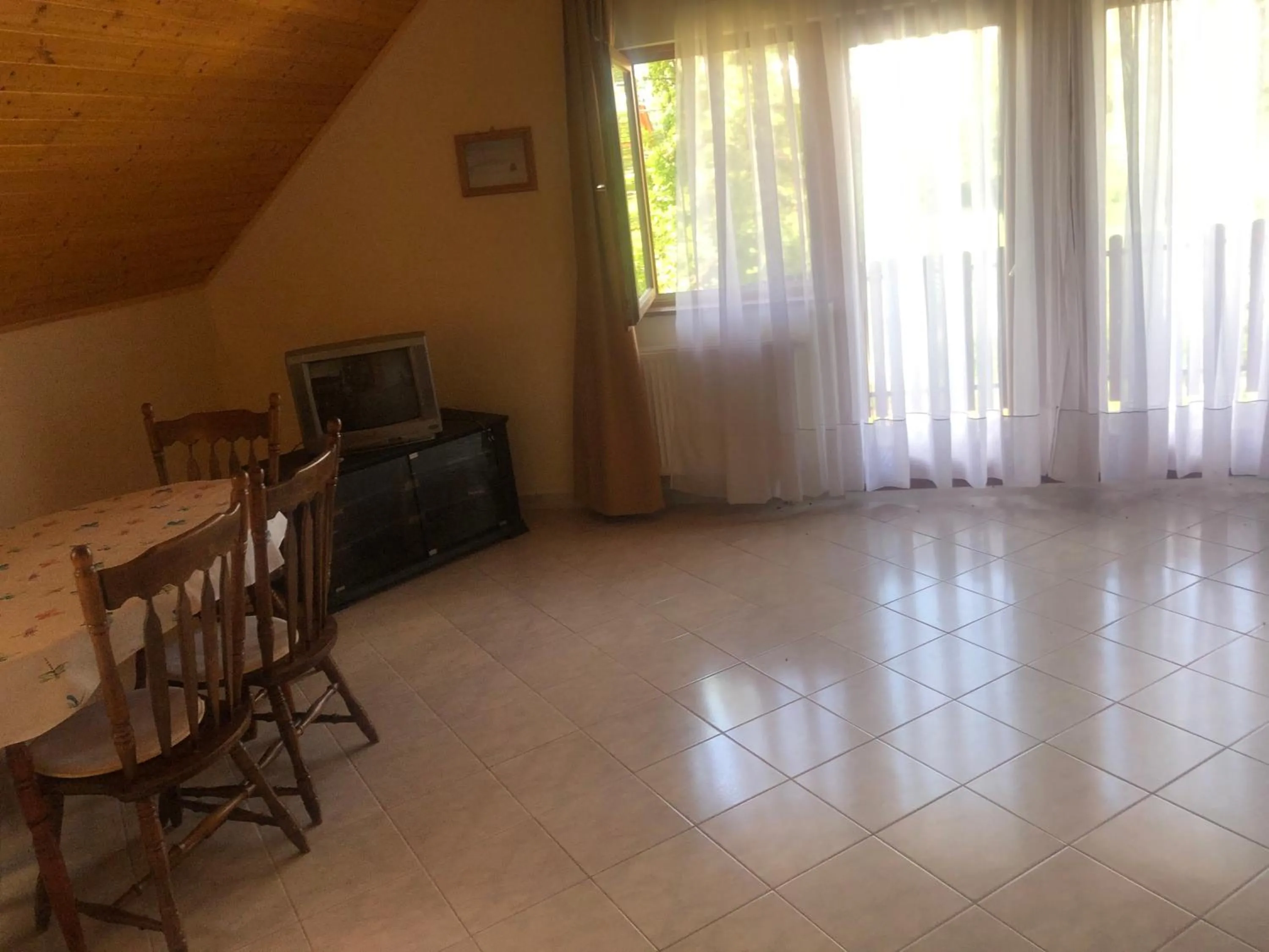 Zalakarosi Égerfa Nyaralóház Földszinti és Emeleti Apartman